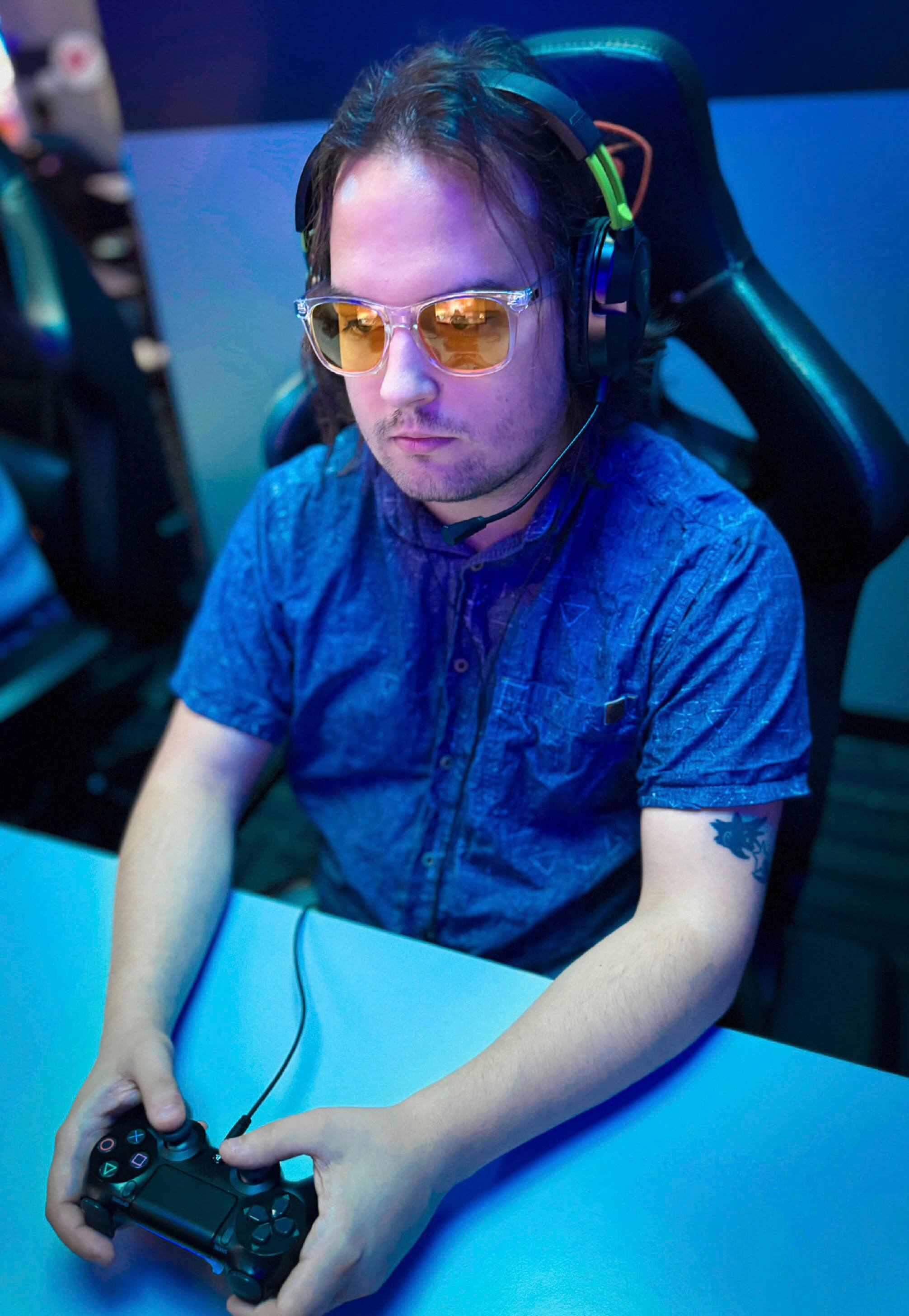 Alt View 15. Kreedom - Knox Gaming Glasses with Microfiber Case - Gloss Crystal Clear.