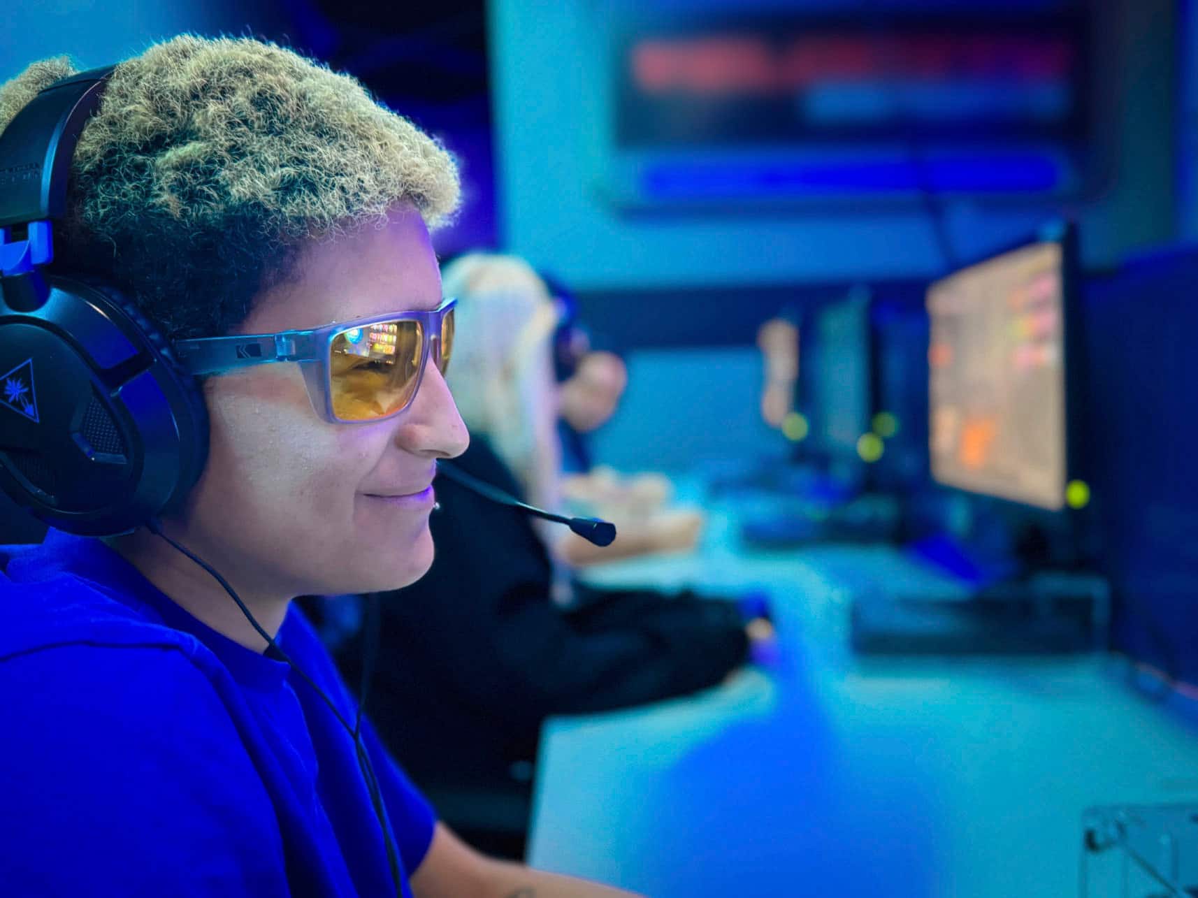 Alt View 15. Kreedom - Denali Gaming Glasses with Microfiber Case - Crystal Dark Grey.