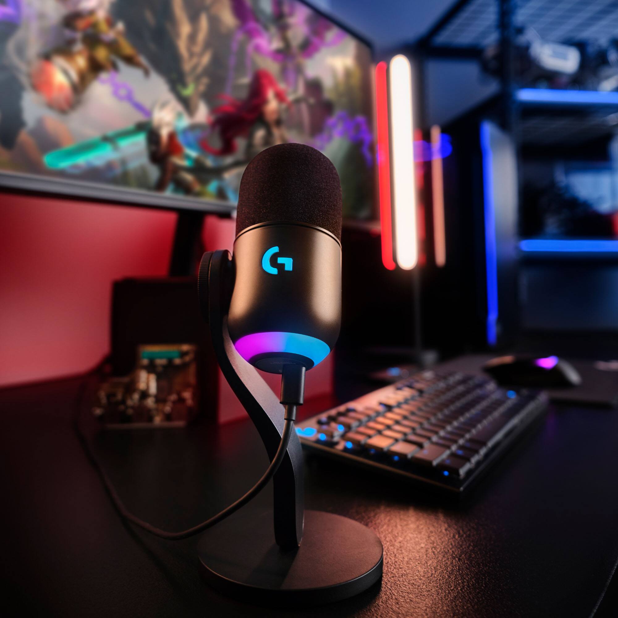 Alt View 25. Logitech - Yeti GX Wired Supercardioid Dynamic Gaming Microphone with LIGHTSYNC RGB Lights - Black.