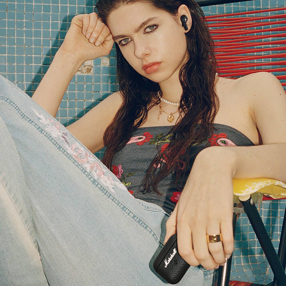 Alt View 19. Marshall - Motif II A.N.C. True Wireless Noise Cancelling Earbuds - Black.