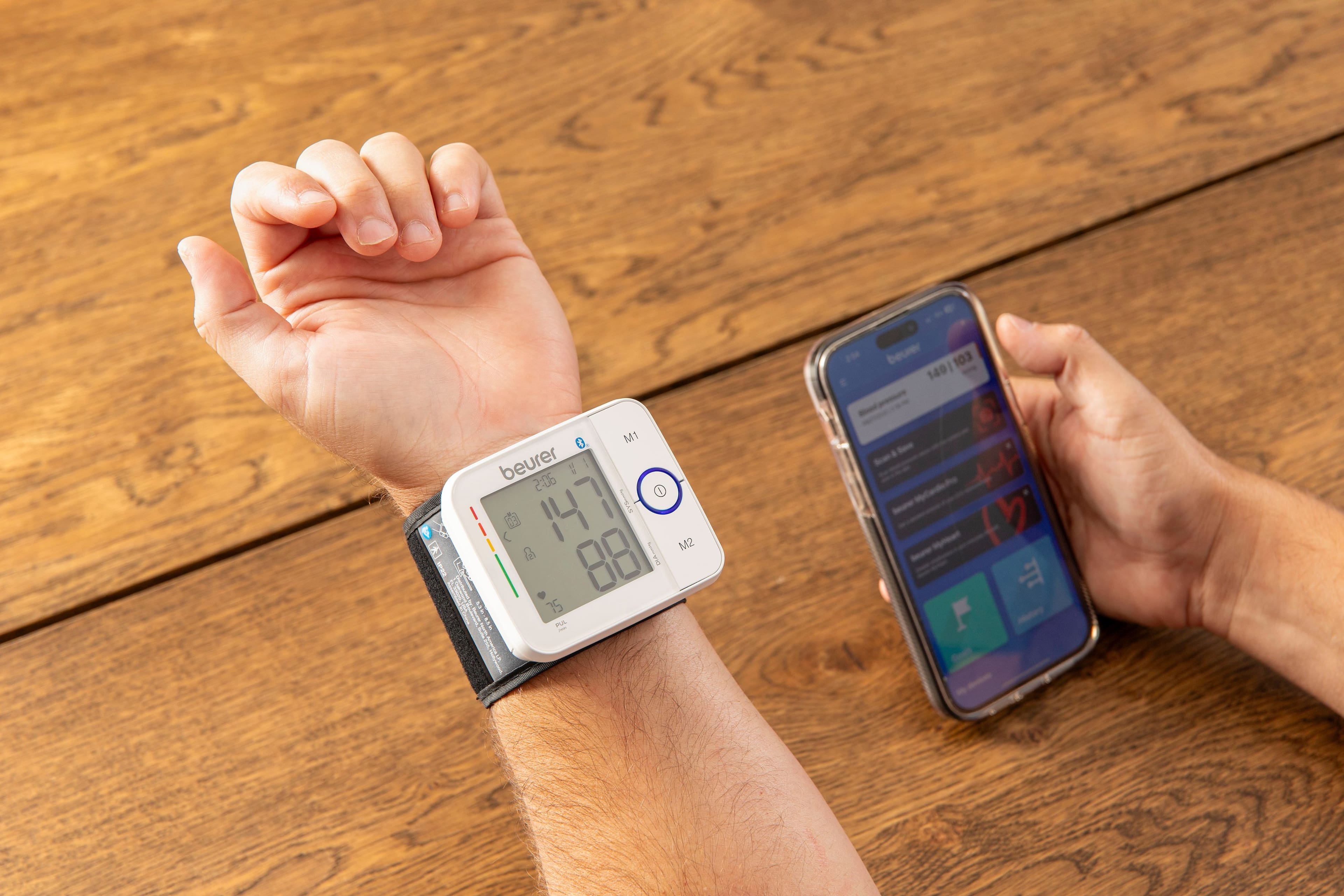 Angle. Beurer - Blood Pressure Monitor Wrist - White.