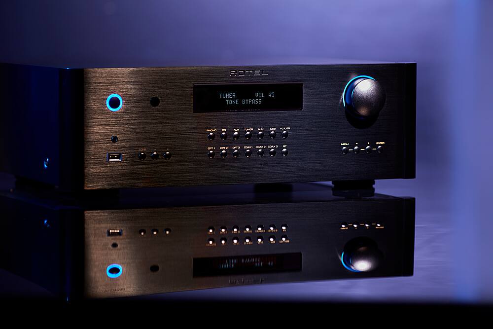 The text on the image reads "RATEL TUNER VOL 45 TONE BYPASS PHONO - T. L PUEn ALAN LE POL cne . a CLE DTa . - H ETEN A."