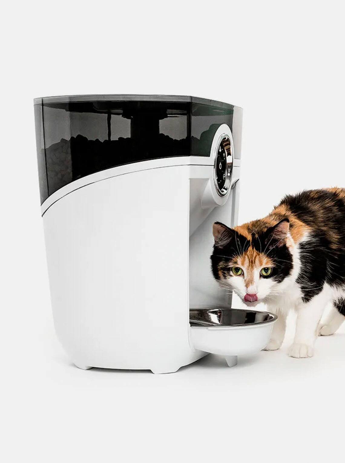 Alt View 12. Whisker - Feeder-Robot Wi-fi Cat & Dog Auto-feeder with Hopper & Backup Battery Compatibility (sold separately) - White.