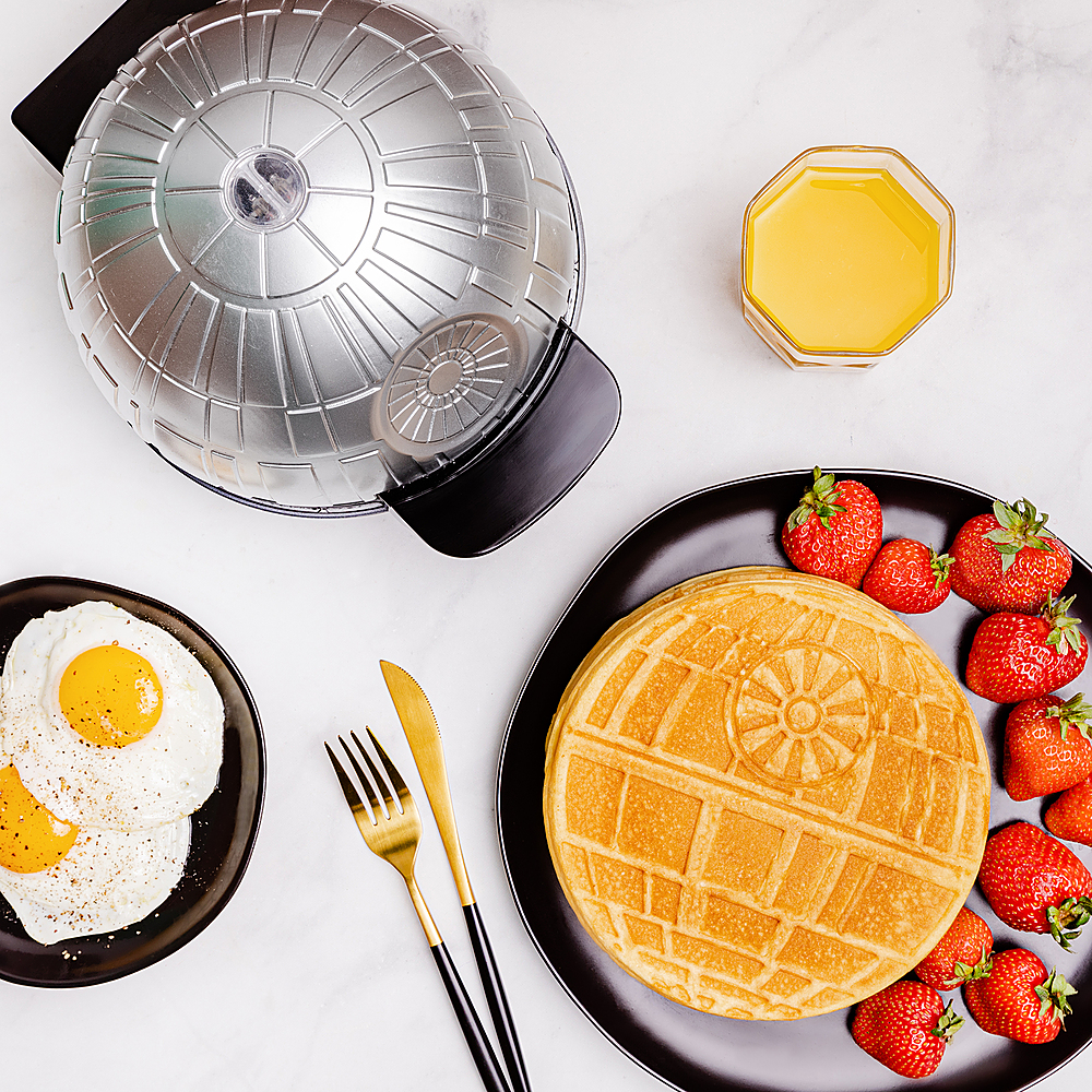 Left View: Uncanny Brands - Star Wars Death Star Waffle Maker - Silver