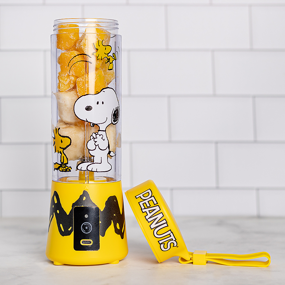 Uncanny Brands Peanuts Snoopy & Woodstock 2 Quart Slow Cooker