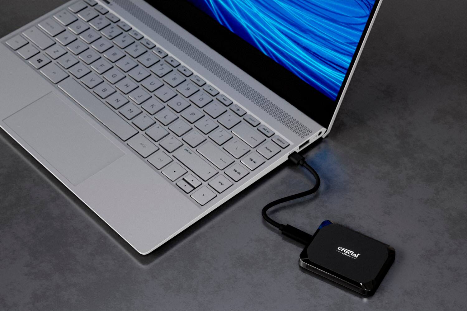 On-the-go durability: Shock, vibration and drop proof up to 7.5 feet.