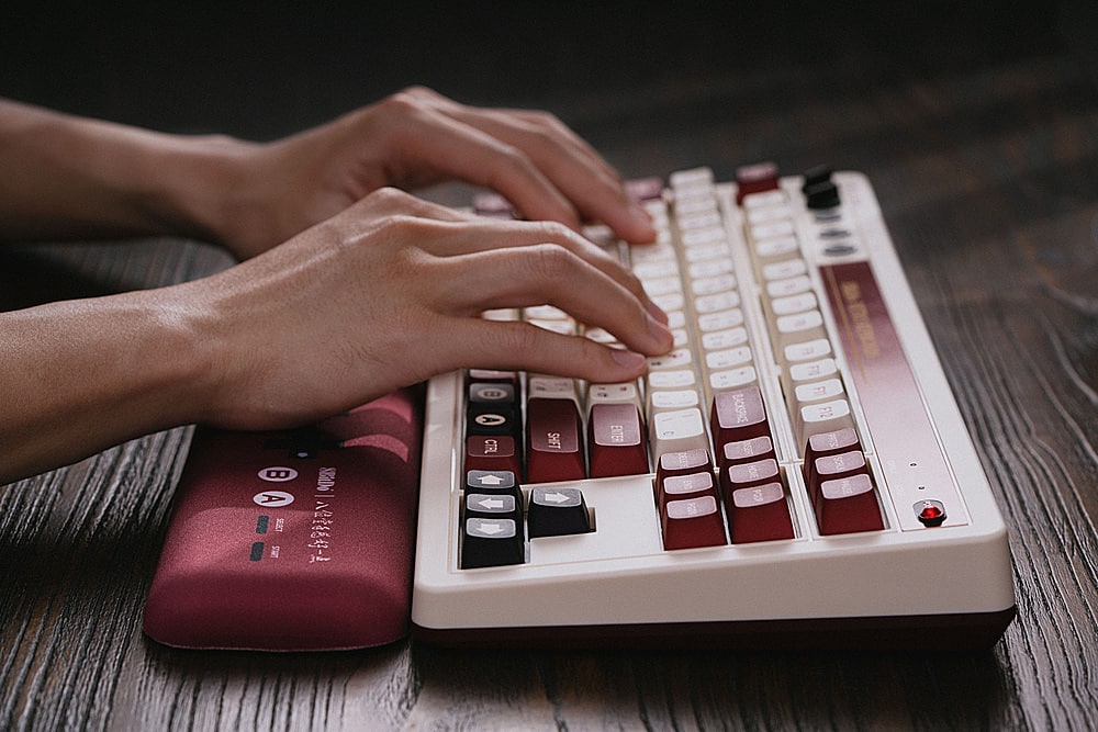 Alt View 17. 8BitDo - Retro Mechanical Keyboard - Fami Edition.