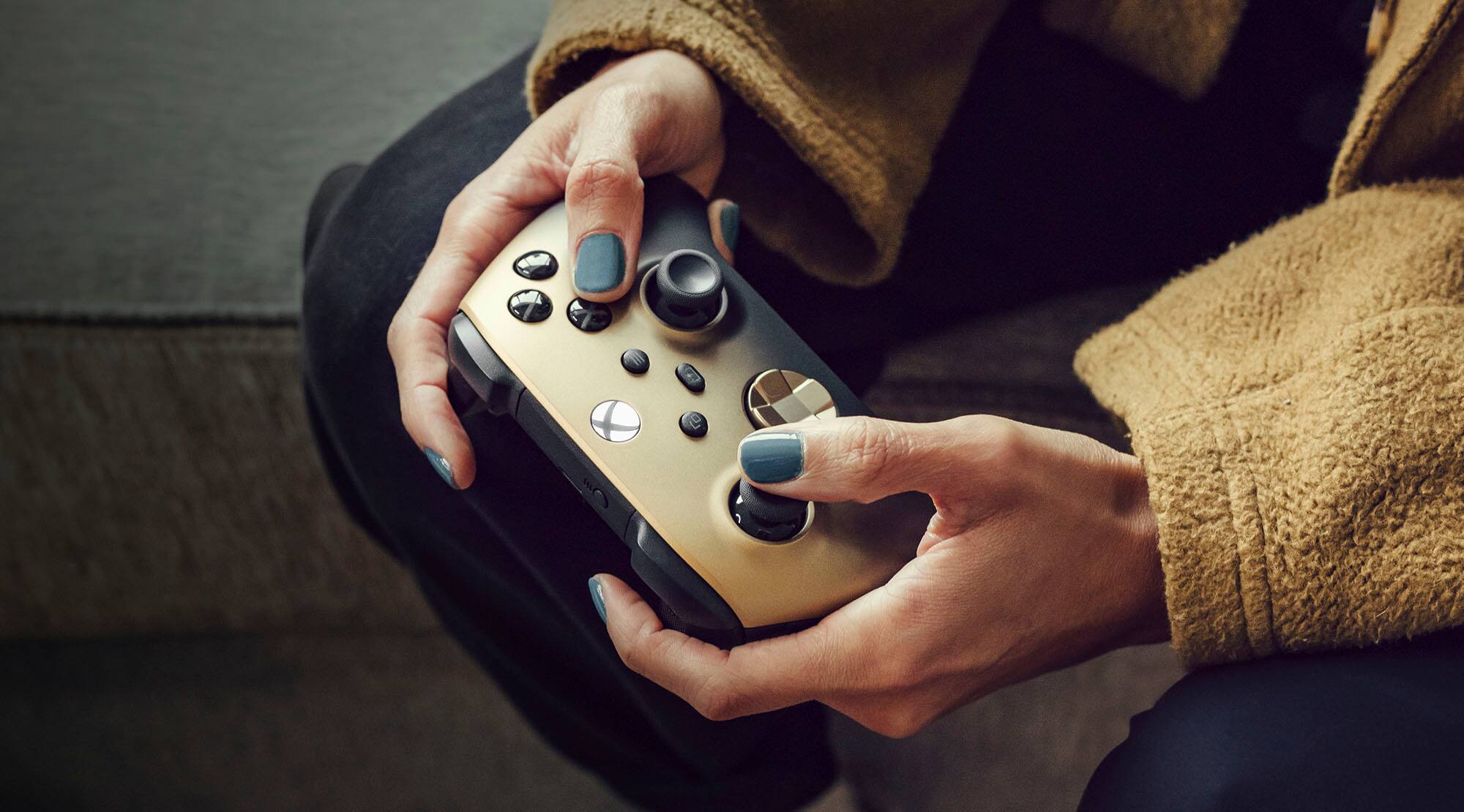 Alt View 14. Microsoft - Xbox Wireless Controller for Xbox Series X, Xbox Series S, Xbox One, Windows Devices - Gold Shadow Special Edition.