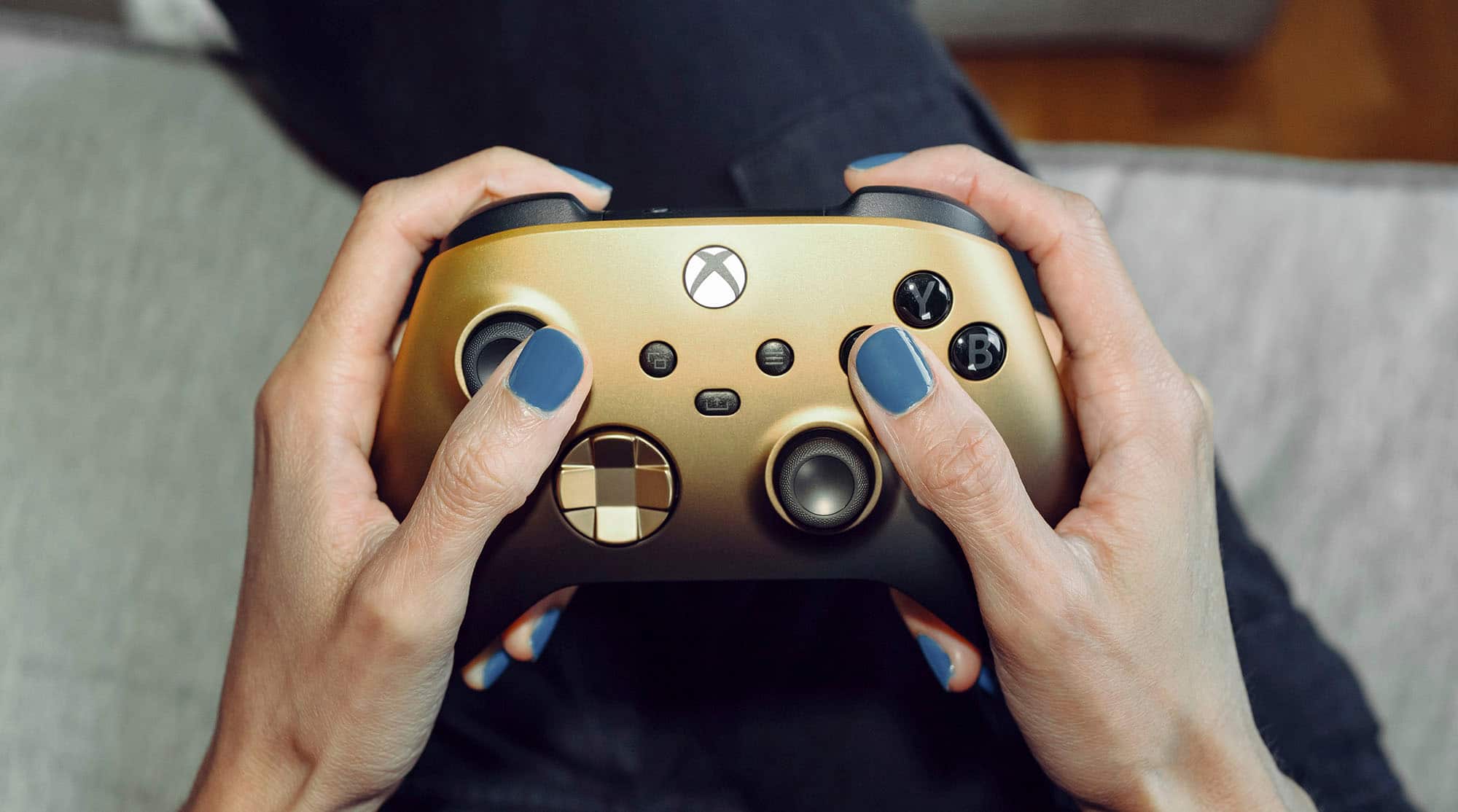 Alt View 15. Microsoft - Xbox Wireless Controller for Xbox Series X, Xbox Series S, Xbox One, Windows Devices - Gold Shadow Special Edition.