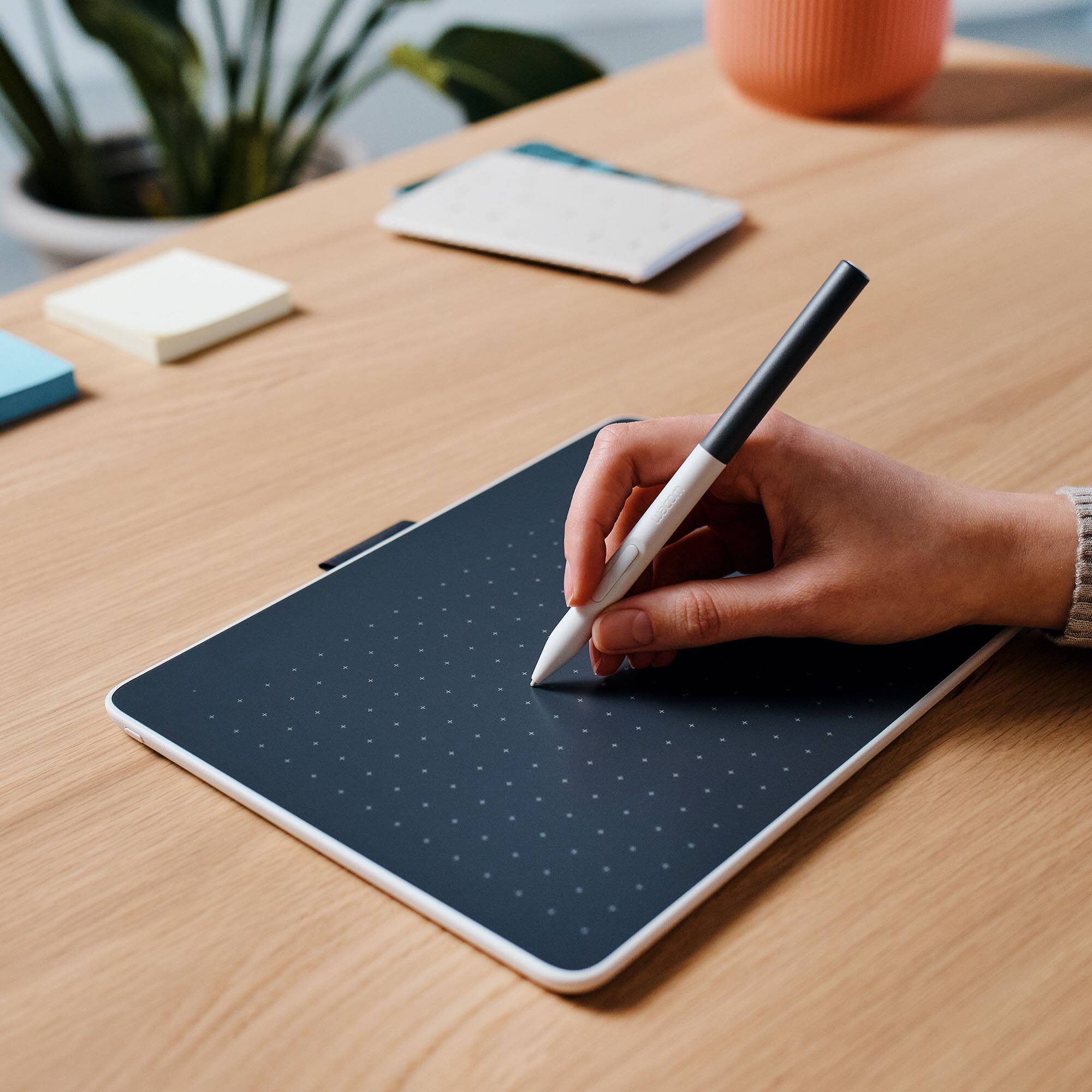 Alt View 13. Wacom - One Medium 9.9" x 7.1" Bluetooth Graphics Drawing Tablet - White.