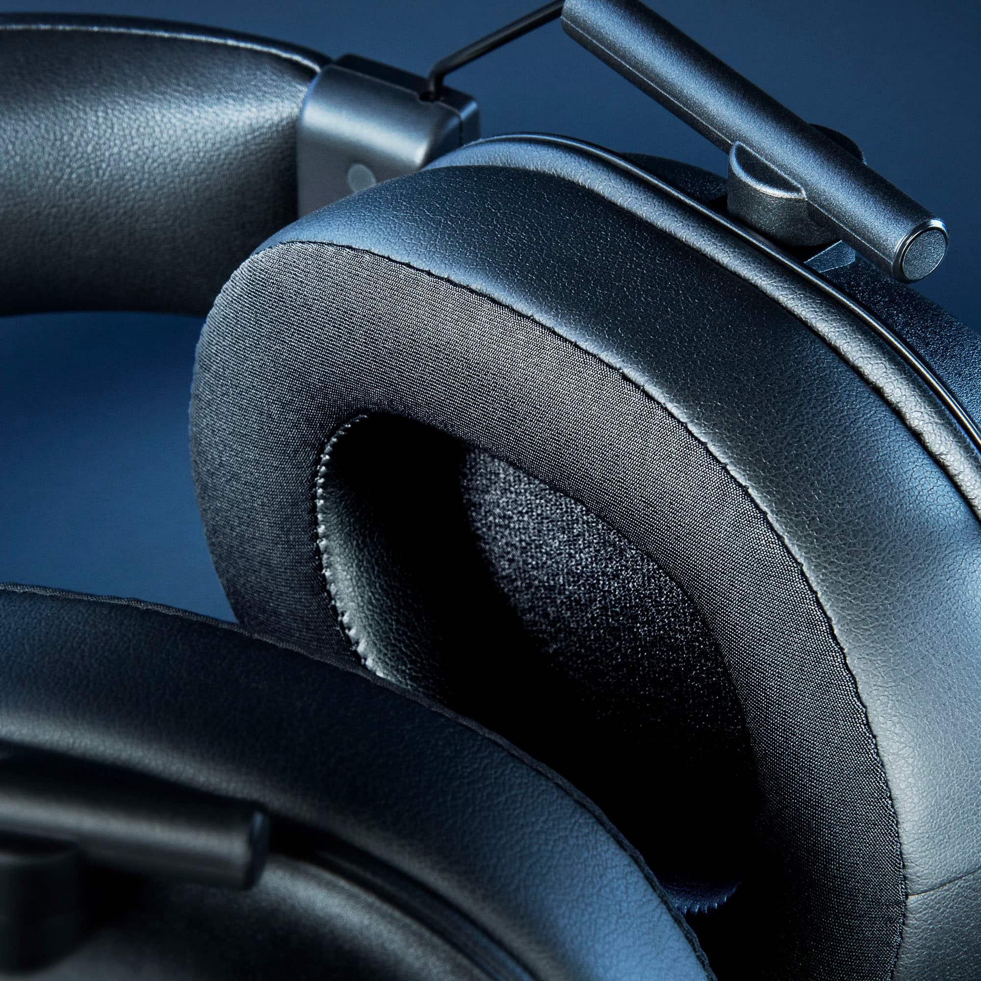 Alt View 17. Razer - Blackshark V2 Hyperspeed Wireless Gaming Headset - Black.