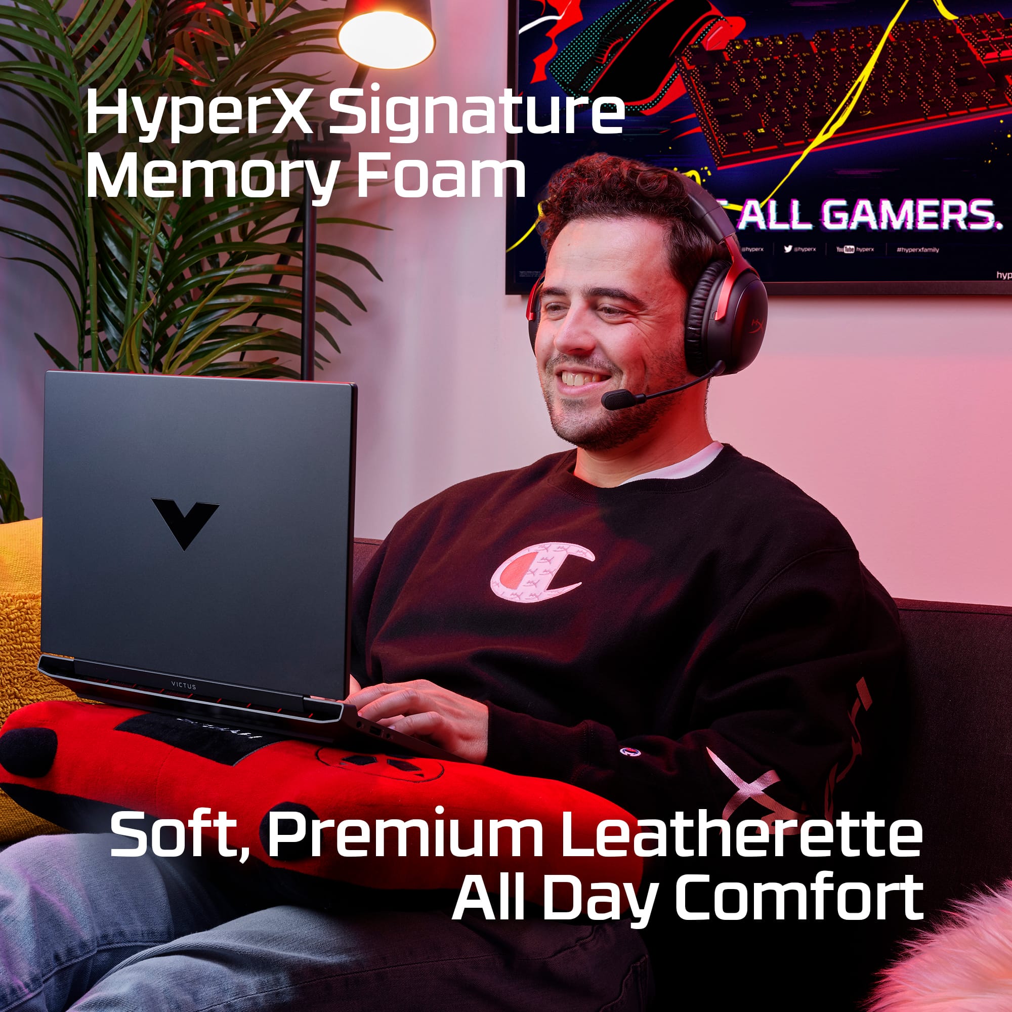 HyperX Signature Memory Foam - Soft, Premium Leatherette All Day Comfort