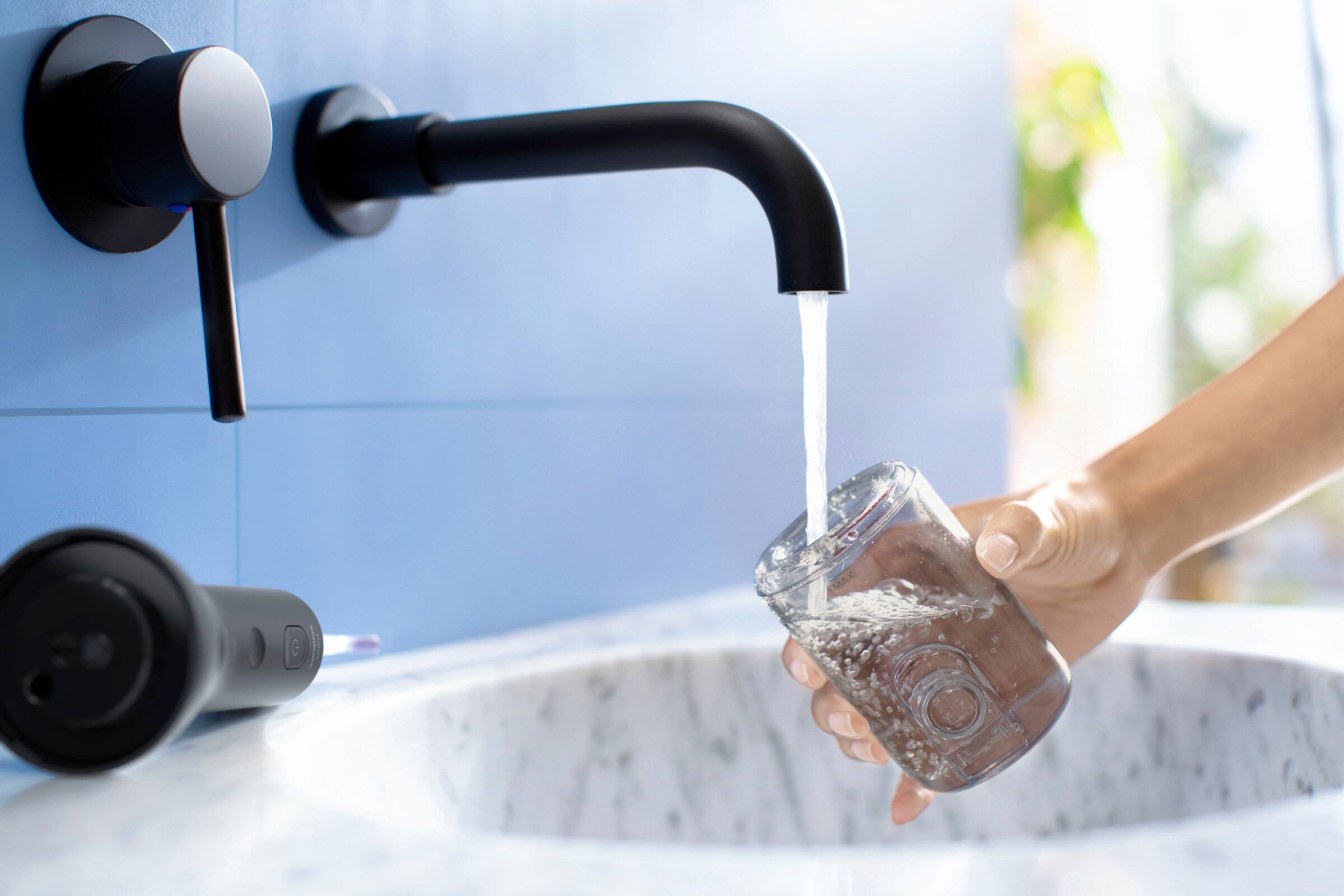 Alt View 14. Philips Sonicare - Philips Sonicare Cordless Power Flosser 3000 - Black.