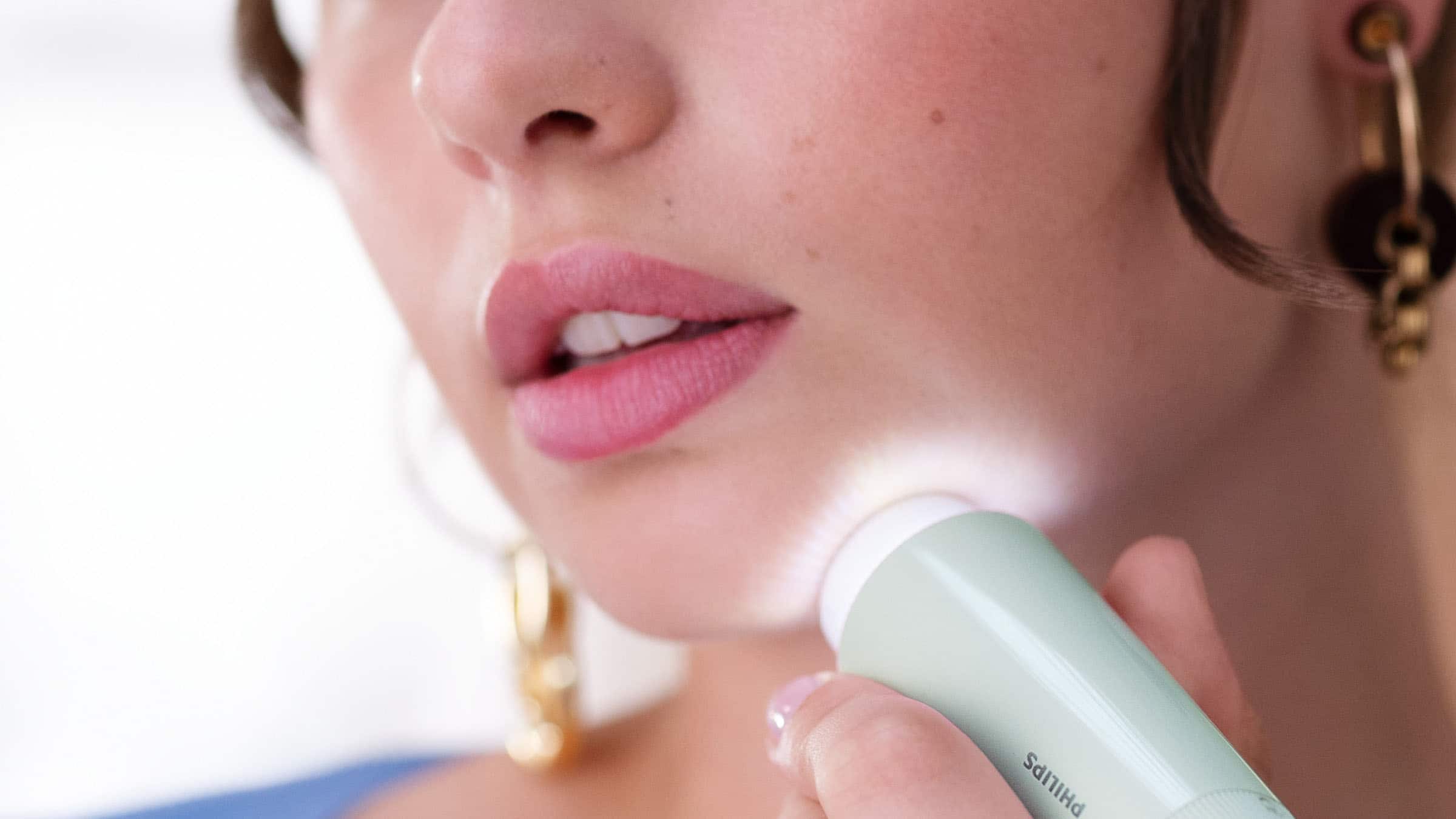 Left. Philips - Philips Series 5000 Facial Hair Remover - Mint Green.