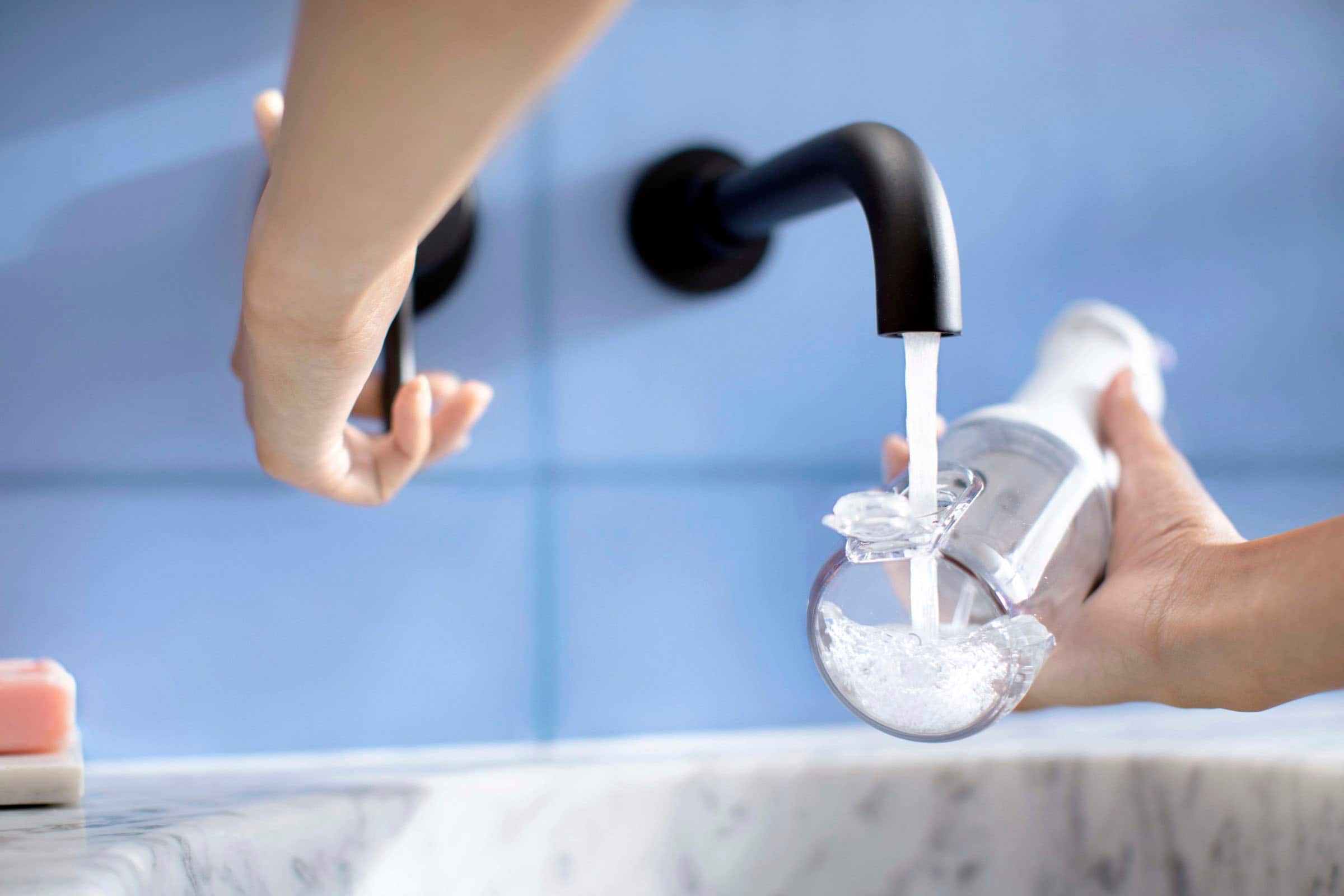 Alt View 12. Philips Sonicare - Philips Sonicare Cordless Power Flosser 3000 - White.