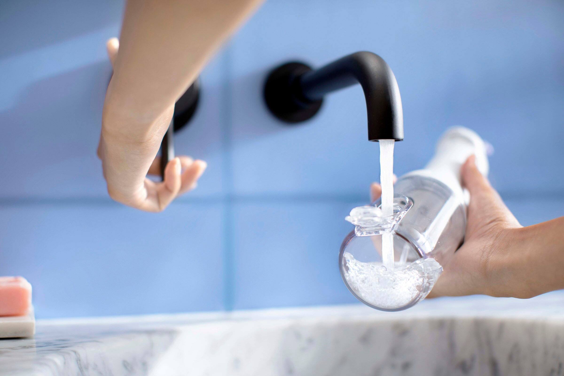 Alt View 12. Philips Sonicare - Philips Sonicare Cordless Power Flosser 3000 - White.