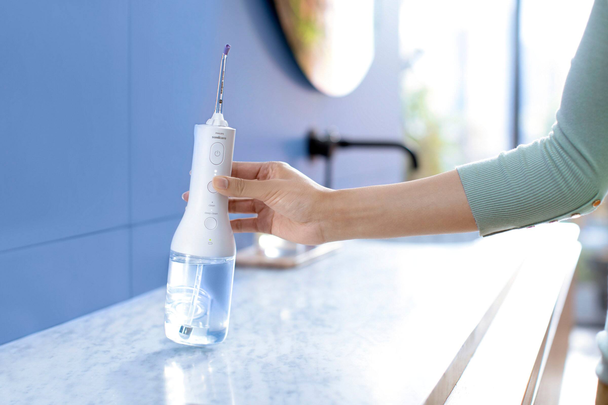 Alt View 18. Philips Sonicare - Philips Sonicare Cordless Power Flosser 3000 - White.