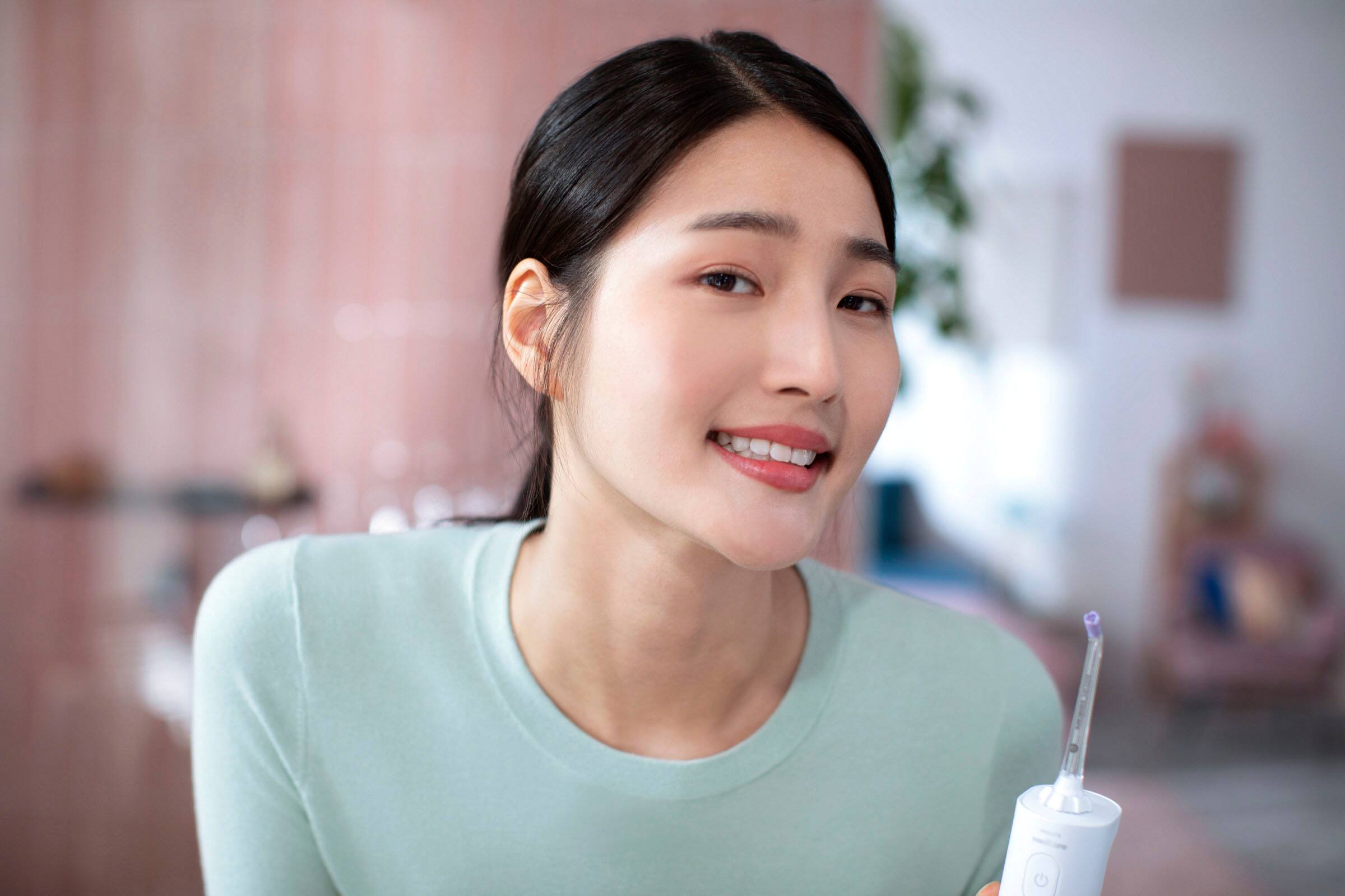 Alt View 21. Philips Sonicare - Philips Sonicare Cordless Power Flosser 3000 - White.