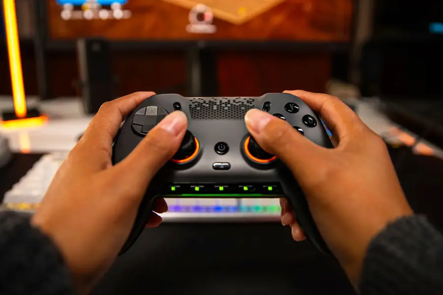 Alt View 13. SCUF - ENVISION PRO Wireless Gaming Controller for PC - White.