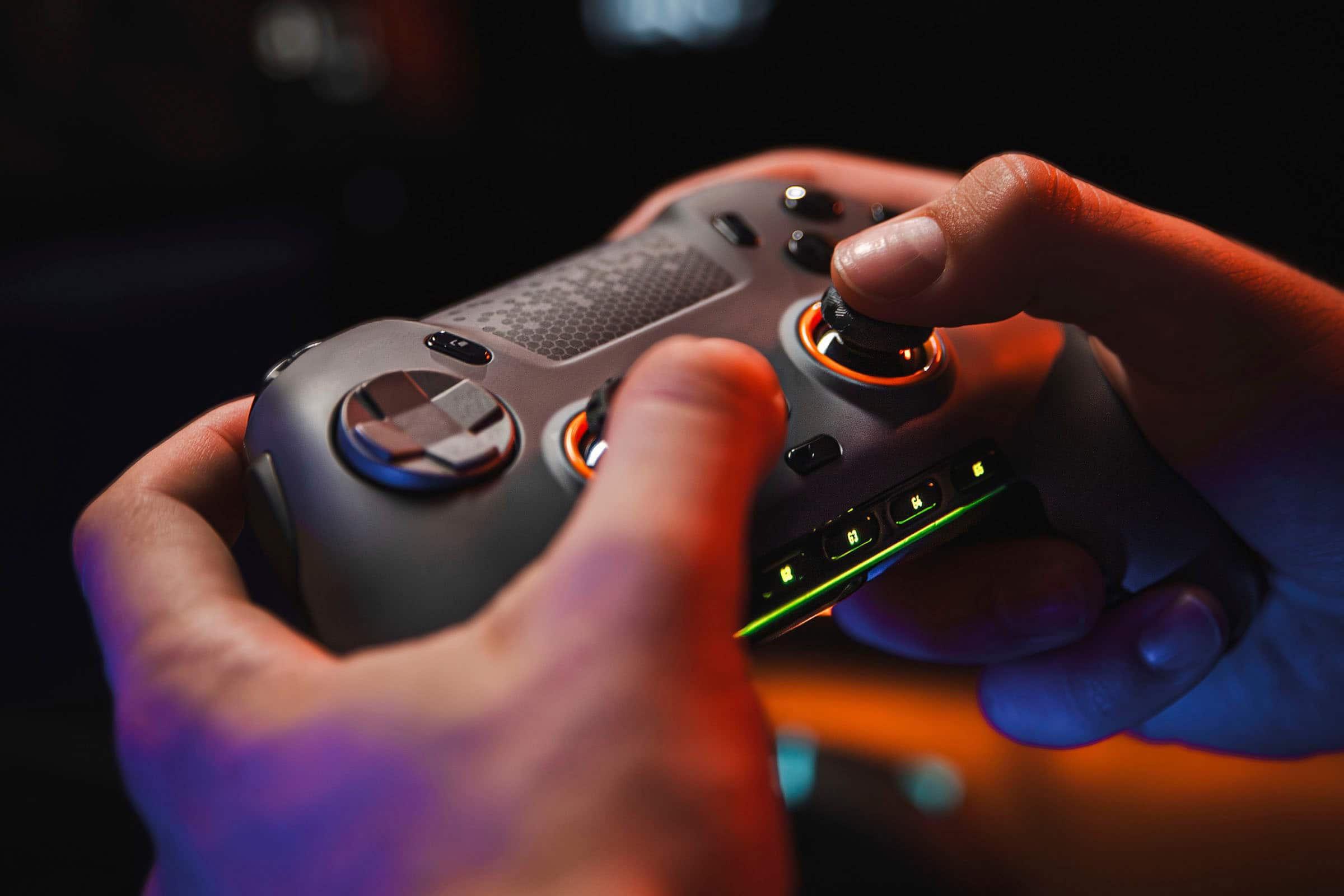 Alt View 15. SCUF - ENVISION PRO Wireless Gaming Controller for PC - White.