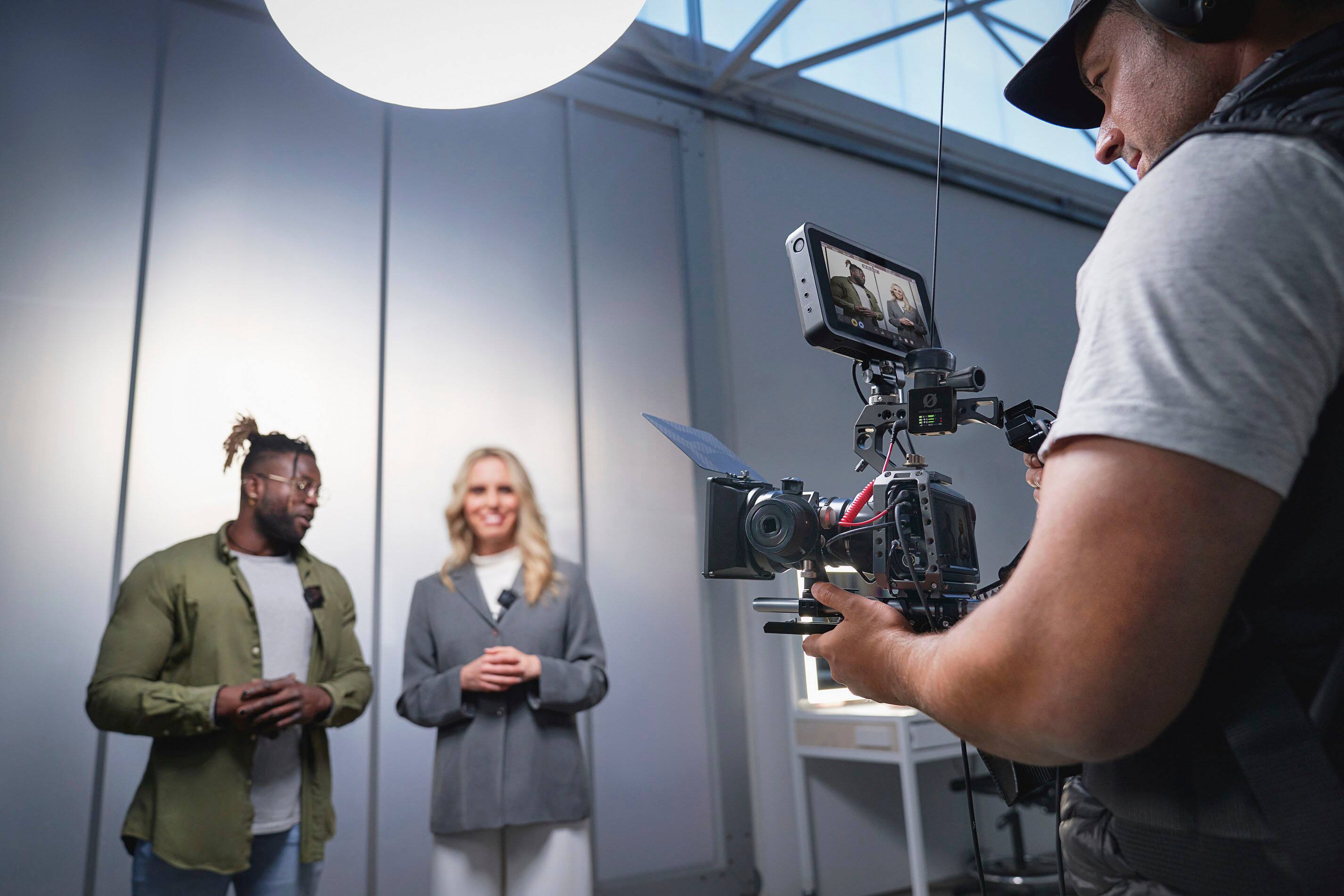 Alt View 19. RØDE - Wireless PRO Dual-Channel Wireless Microphone System - Black.