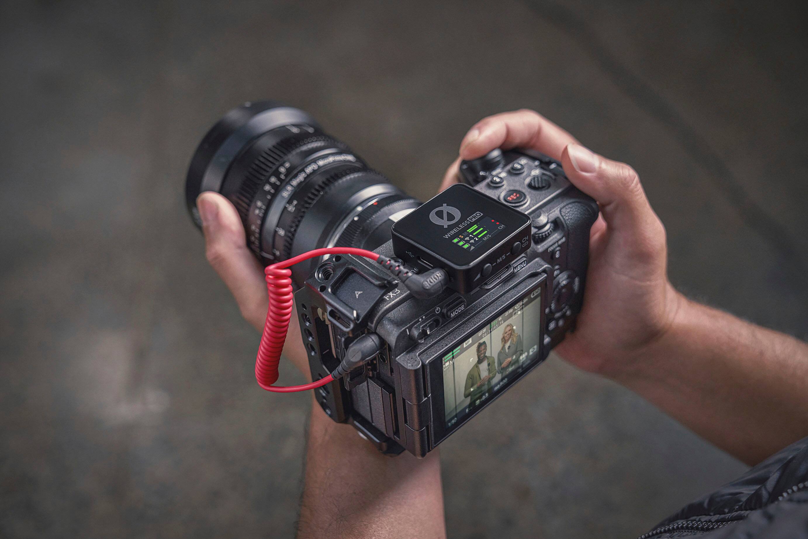 Alt View 23. RØDE - Wireless PRO Dual-Channel Wireless Microphone System - Black.