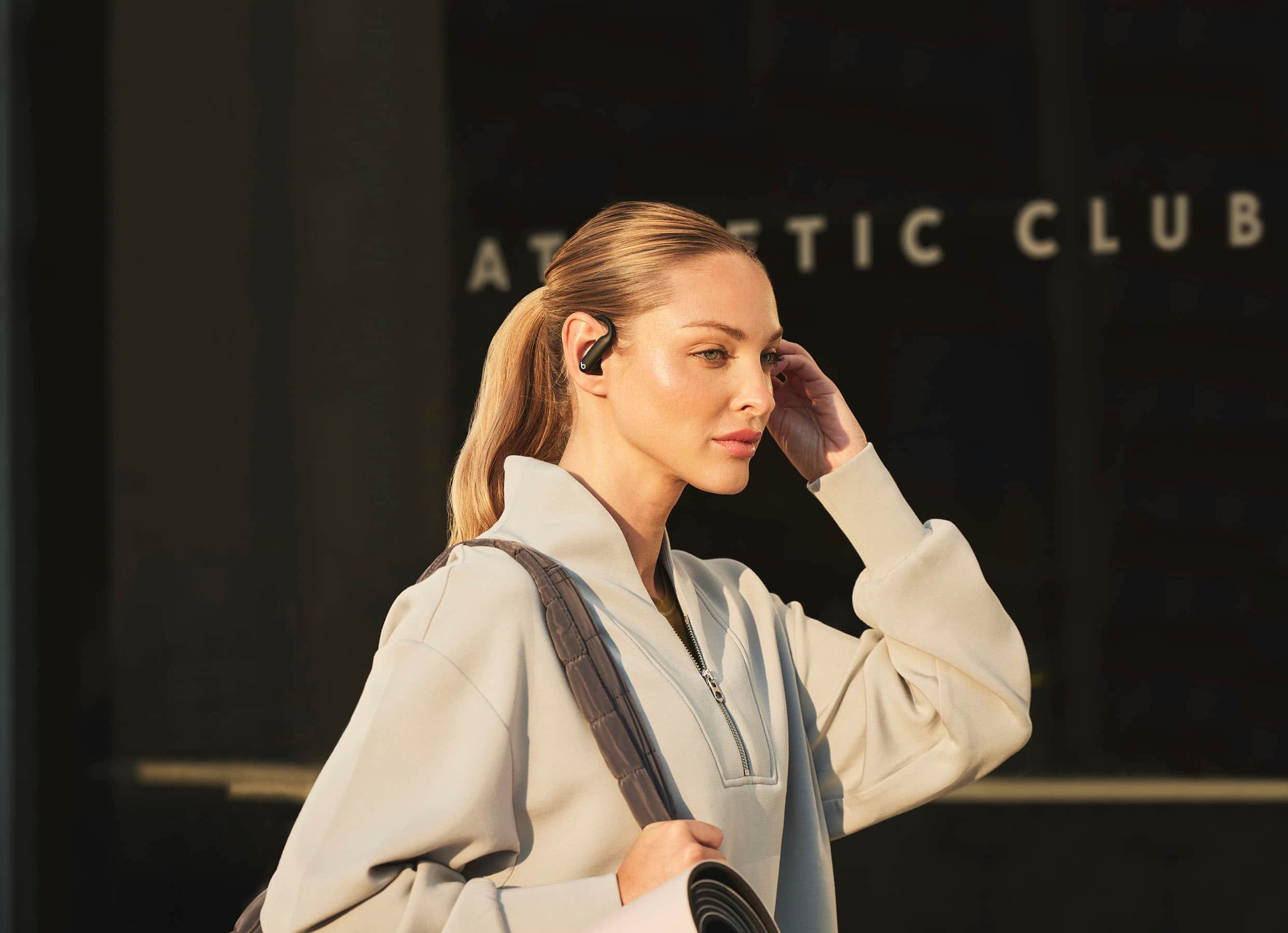 Alt View 17. Beats - Powerbeats Pro 2 True Wireless Active Noise Canceling Earbuds - Jet Black.