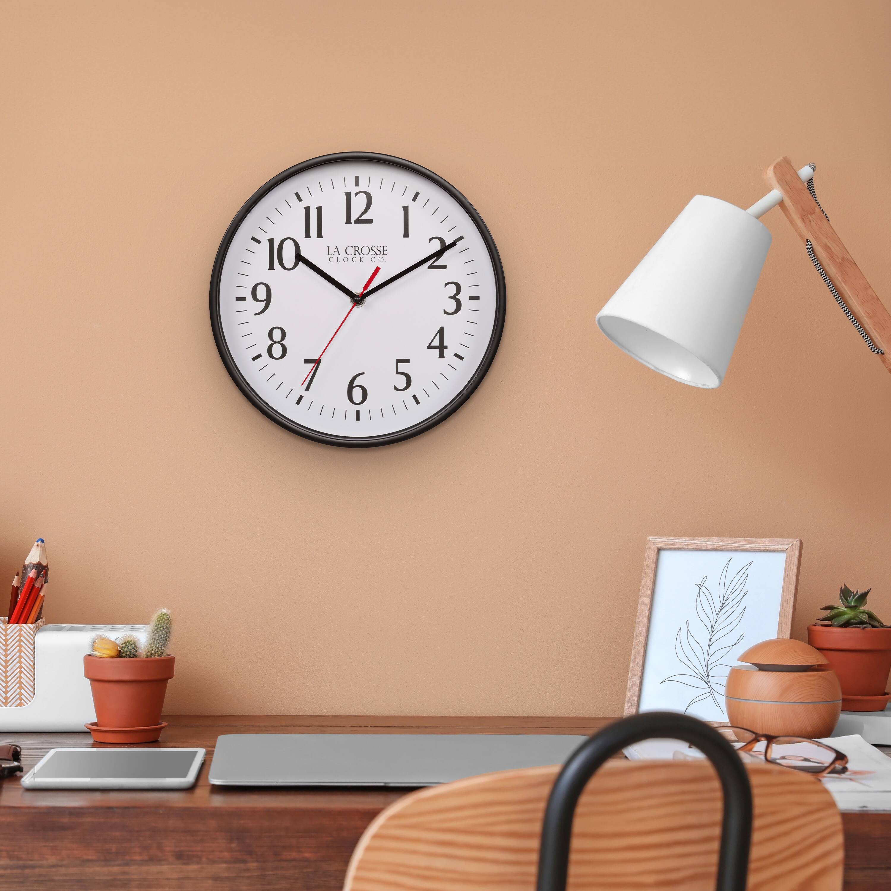 Il 12 I 10 LA CROSSE 2 CLOCK CO 9 3 8 4 7 6 5