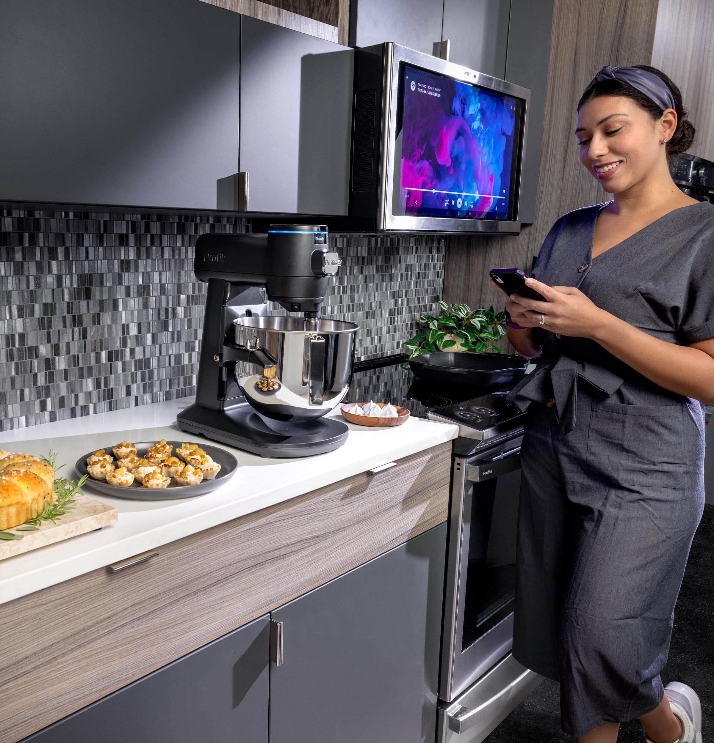 Alt View 13. GE Profile - 7 Quart Bowl- Smart Stand Mixer with Auto Sense - Carbon Black.