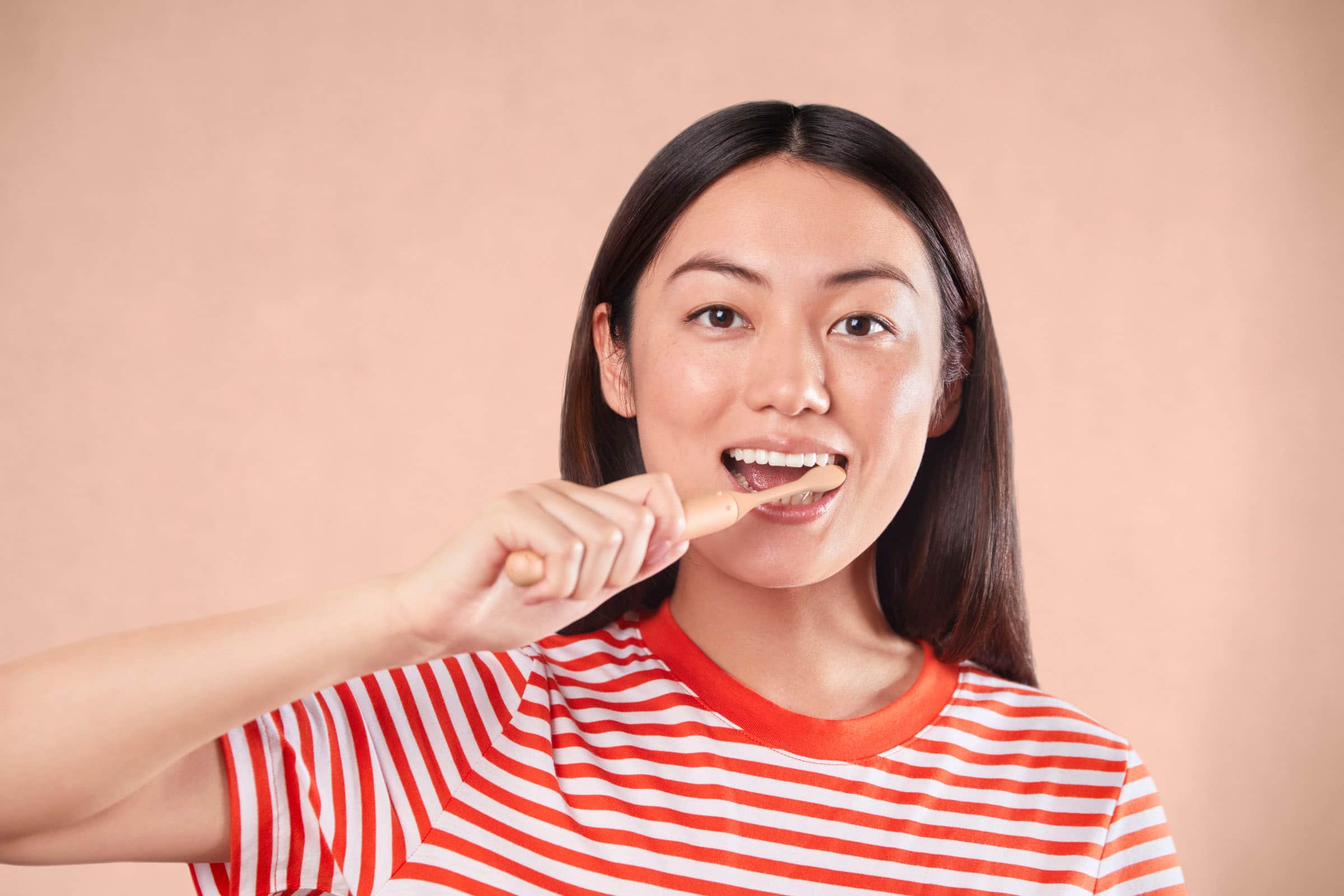 Alt View 13. Philips - Philips One by Sonicare Rechargeable Toothbrush - Shimmer.