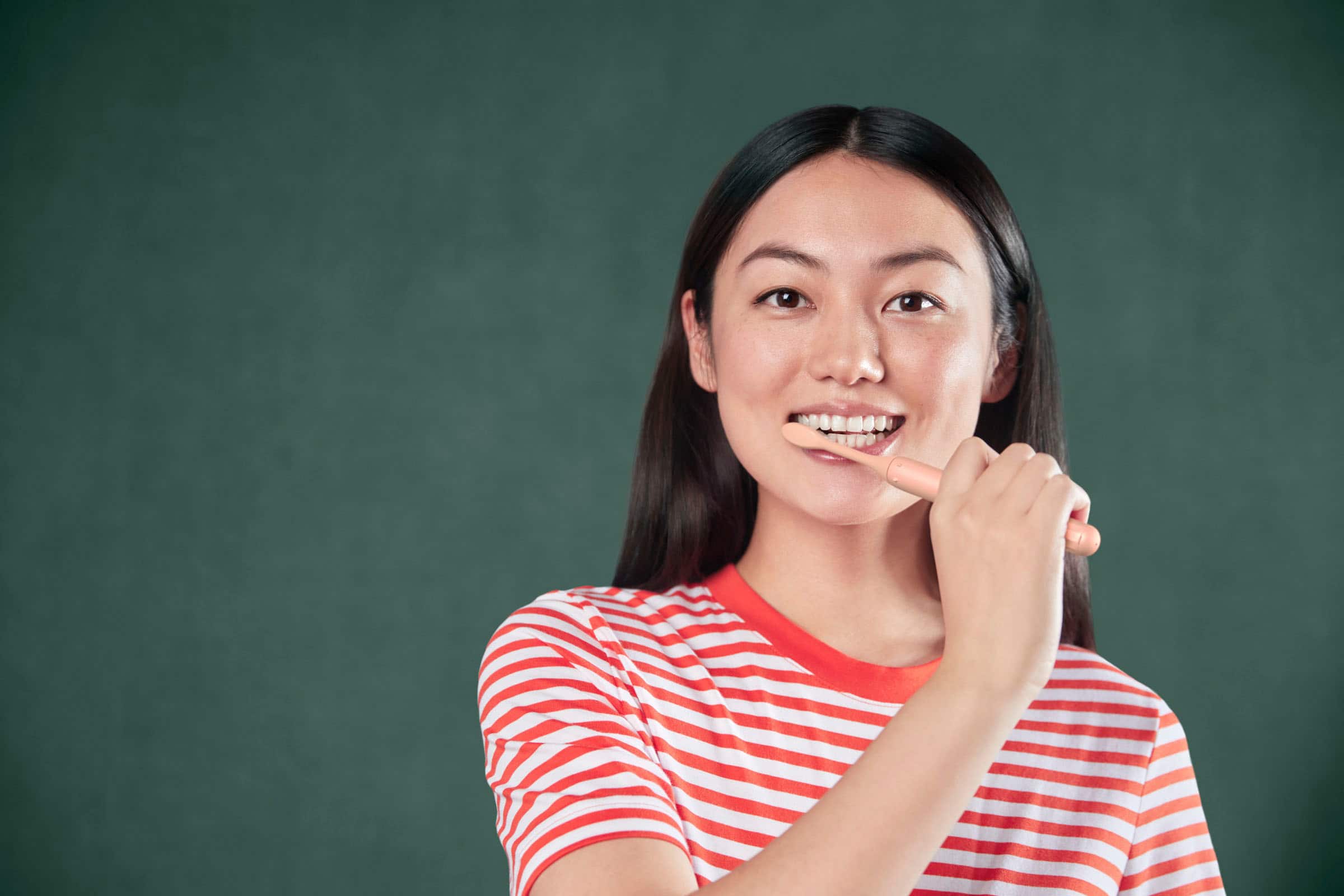 Alt View 15. Philips - Philips One by Sonicare Rechargeable Toothbrush - Shimmer.