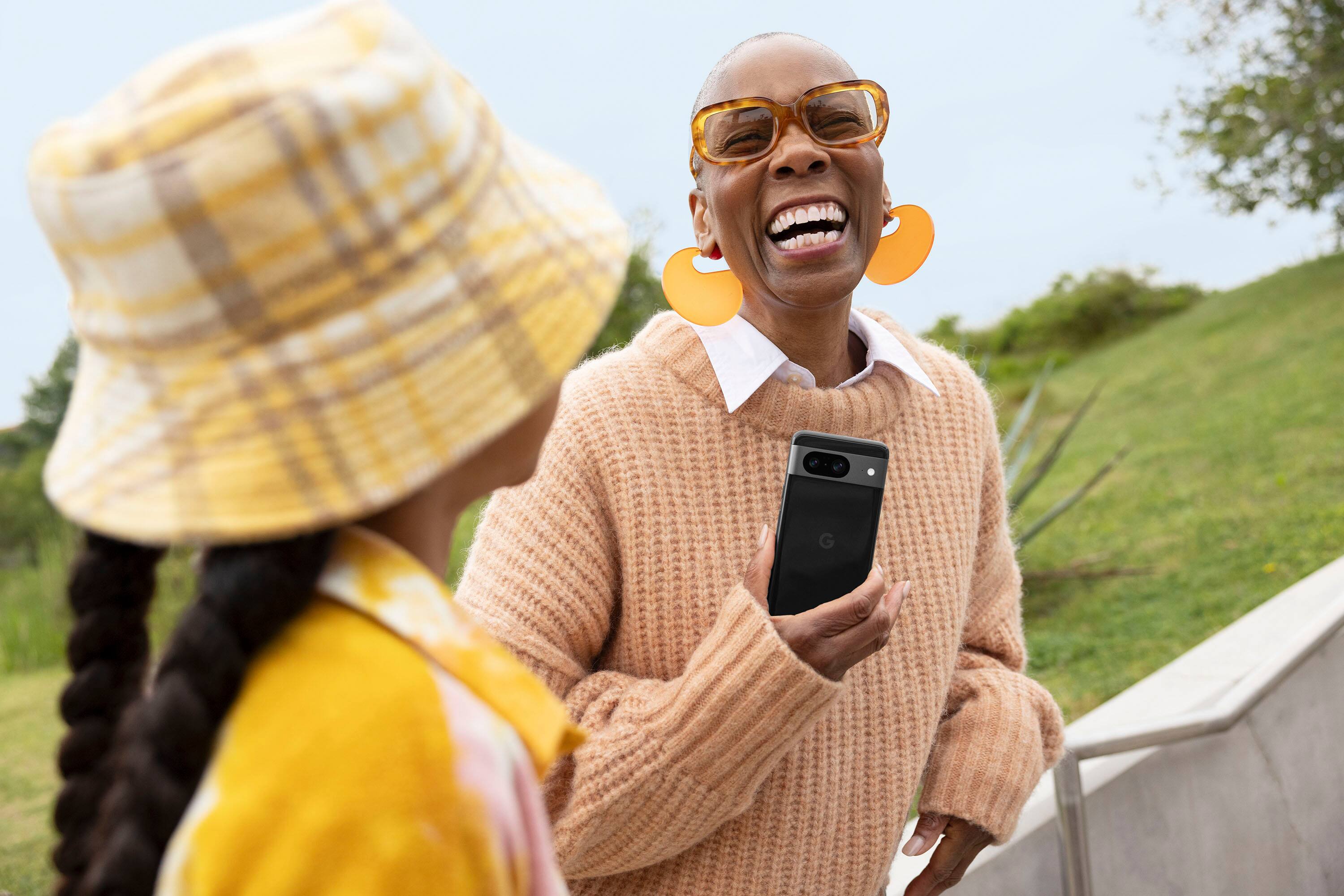 Alt View 16. Google - Pixel 8 128GB (Unlocked) - Obsidian.