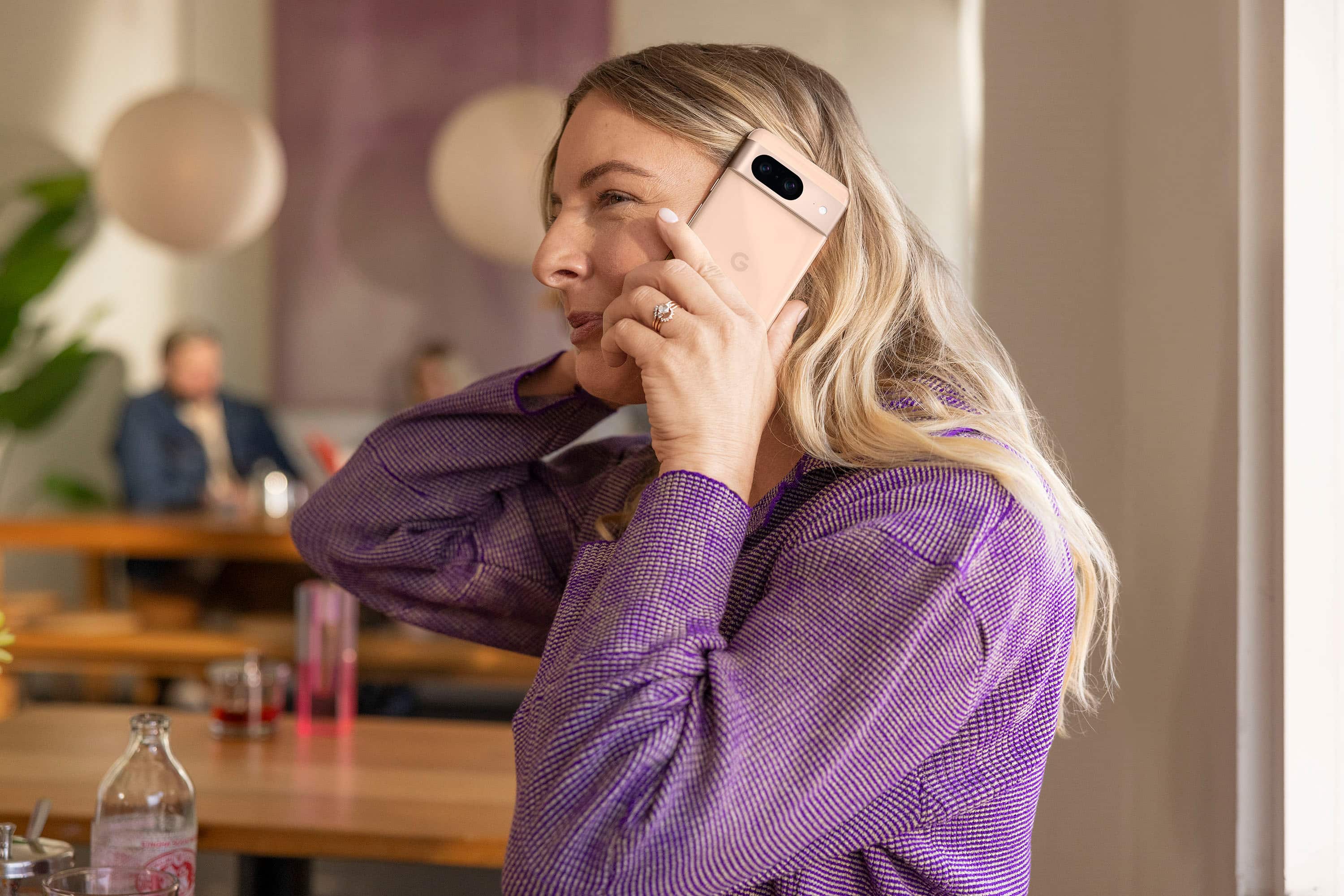 Alt View 14. Google - Pixel 8 256GB (Unlocked) - Rose.