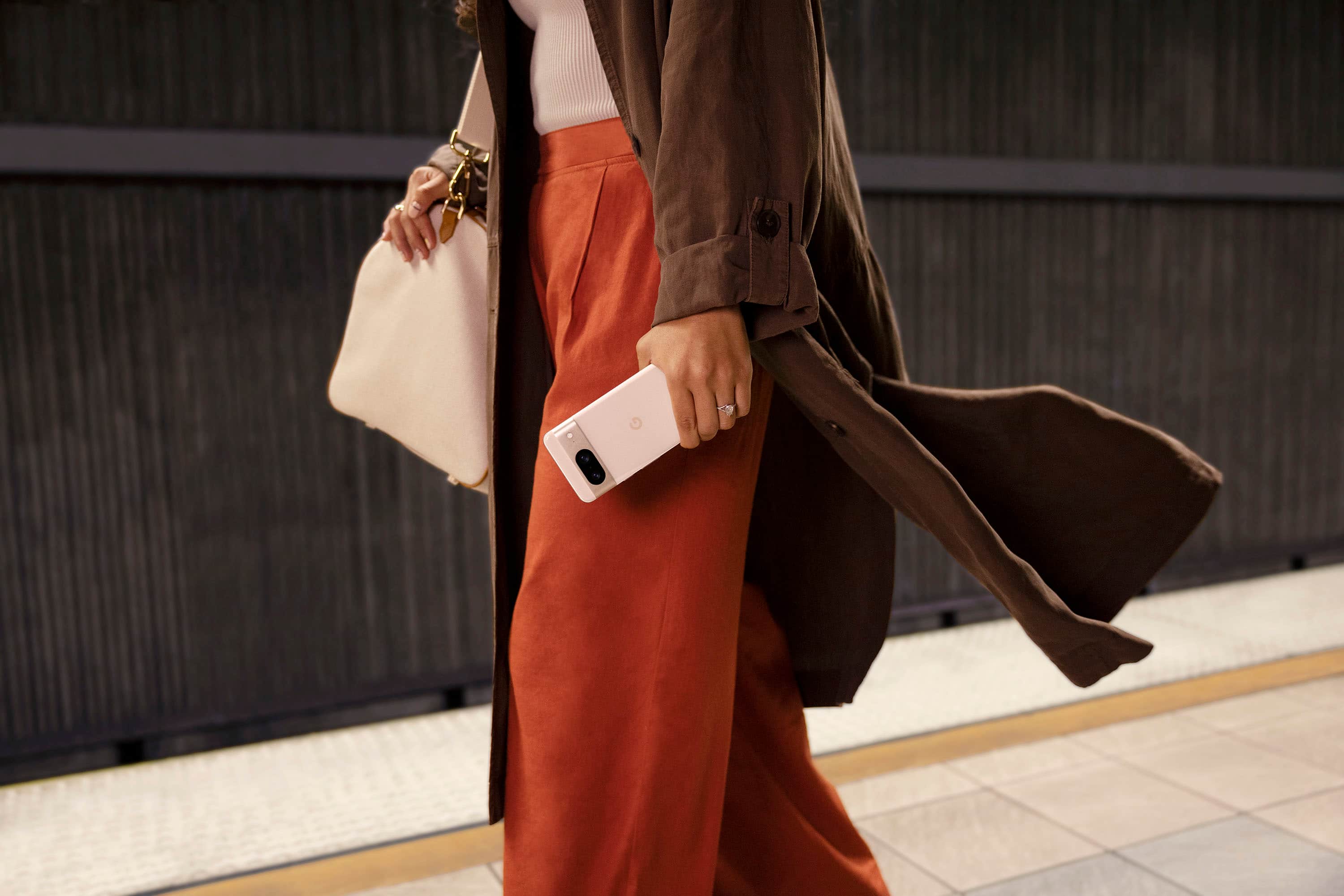 Alt View 16. Google - Pixel 8 256GB (Unlocked) - Rose.