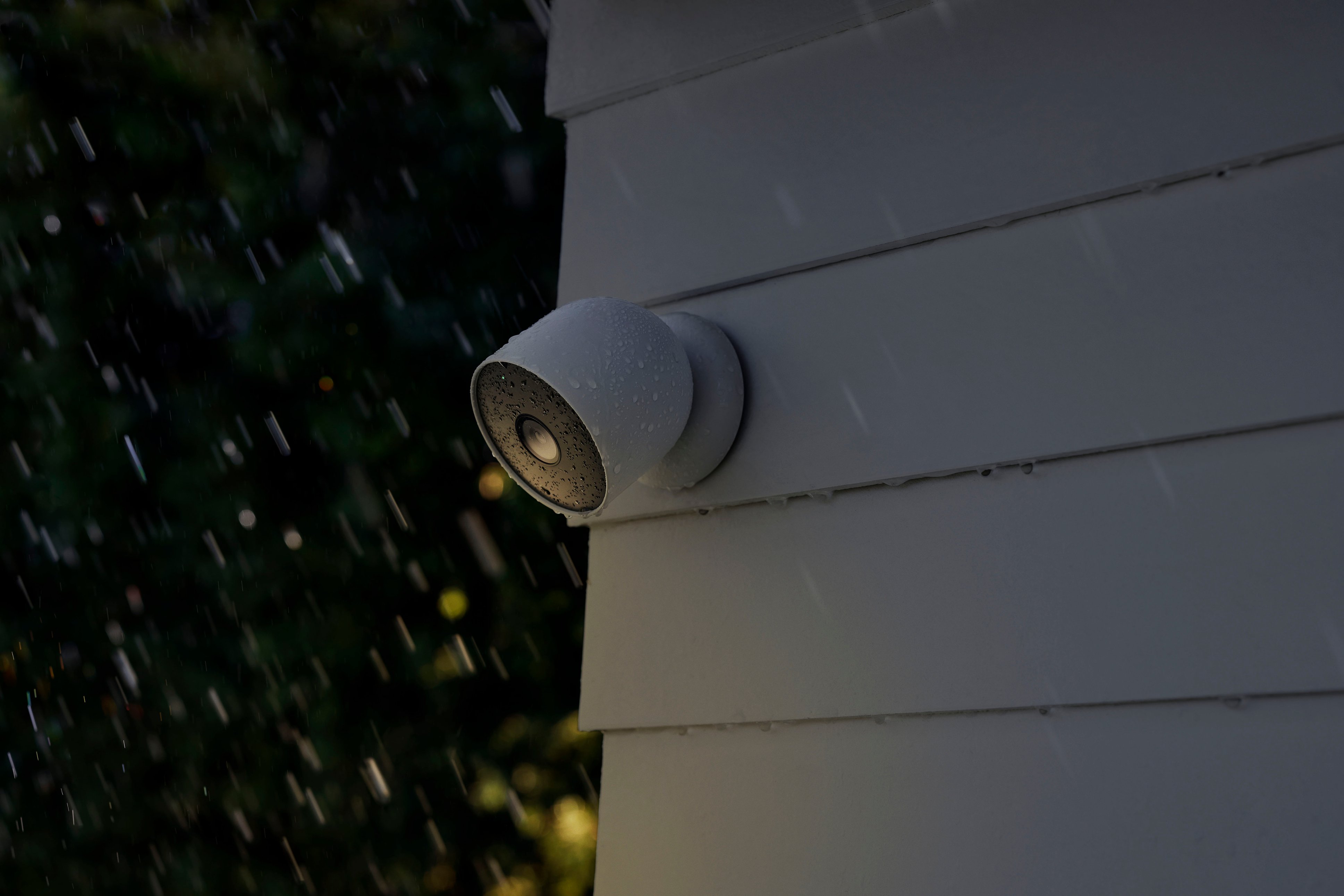 Google Nest Cam with Floodlight Wireless Indoor/Outdoor Security Camera -  Snow