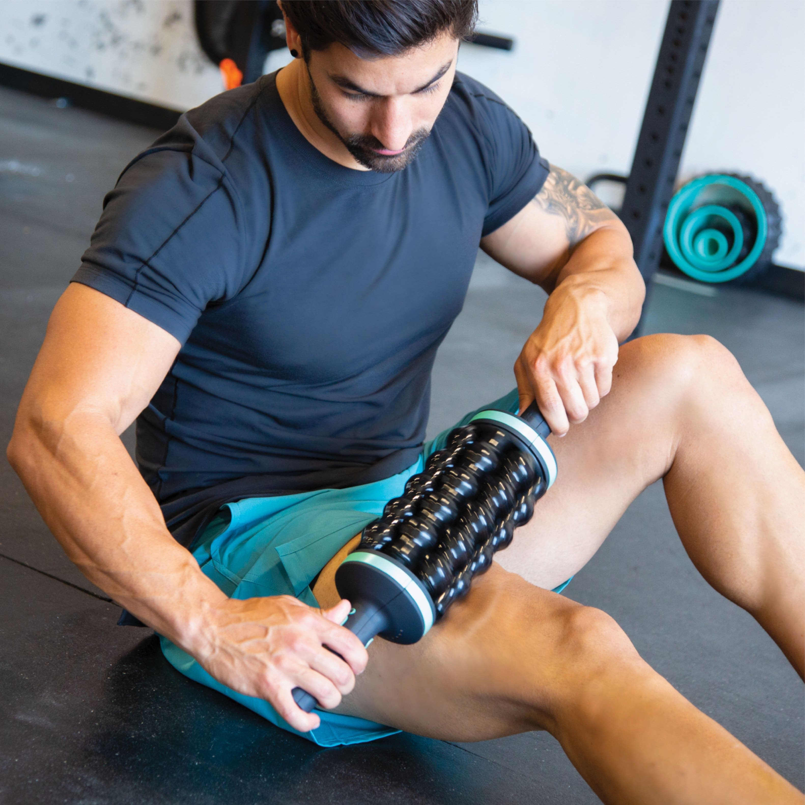 Alt View 12. Chirp - Chirp Rolling Percussion Massager - Black.