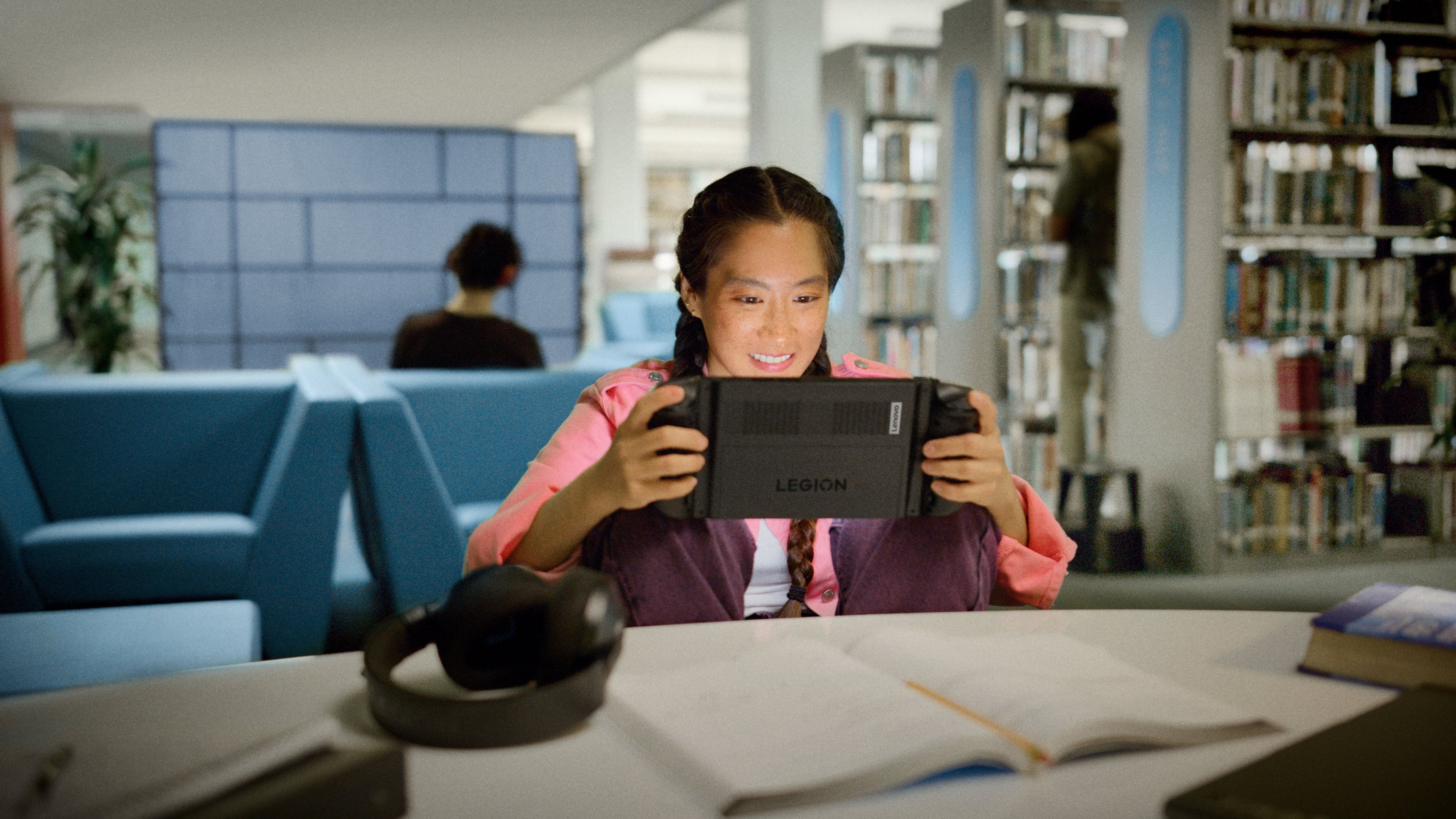 Alt View 24. Lenovo - Legion Go 8.8" 144Hz WQXGA Gaming Handheld - AMD Ryzen Z1 Extreme - 16GB with 512 GB SSD - Shadow Black.