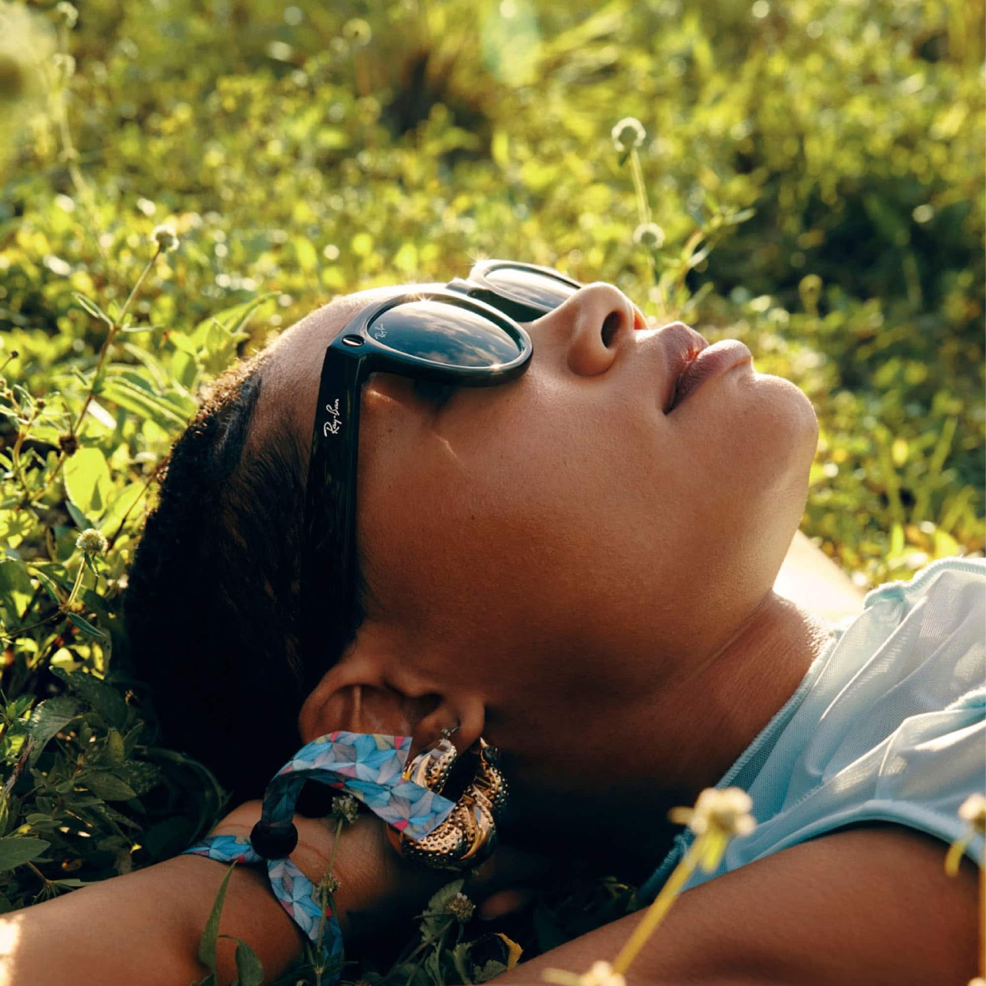 Alt View 17. Ray-Ban Meta - Wayfarer Large Smart Glasses with Meta AI, Audio, Photo, Video Compatibility - Clear to Green Transitions Lenses - Matte Black.