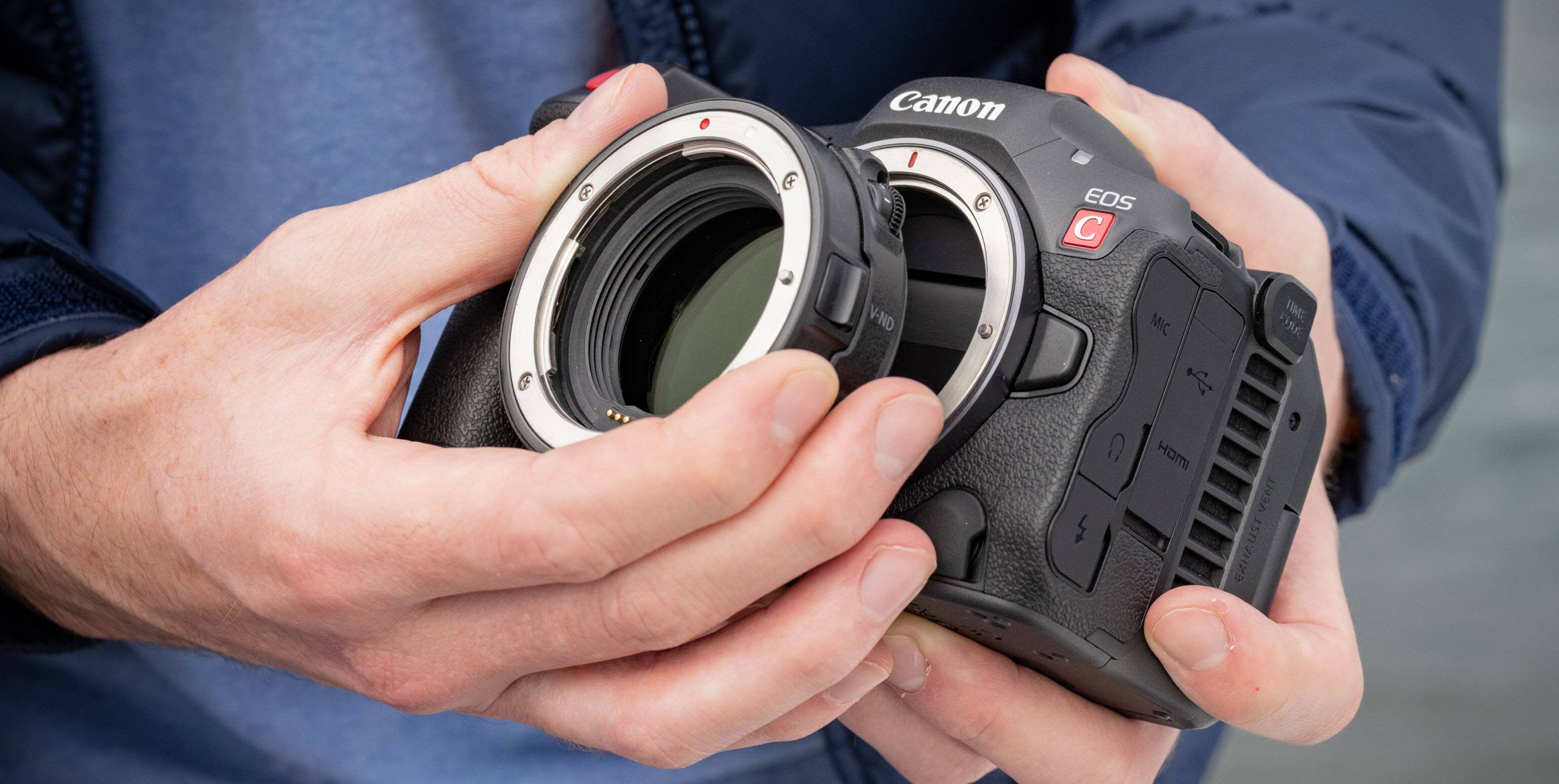 Alt View 30. Canon - EOS R5 C 8K Video Mirrorless Cinema Camera with RF 24-70 f/2.8 L IS USM Lens - Black.