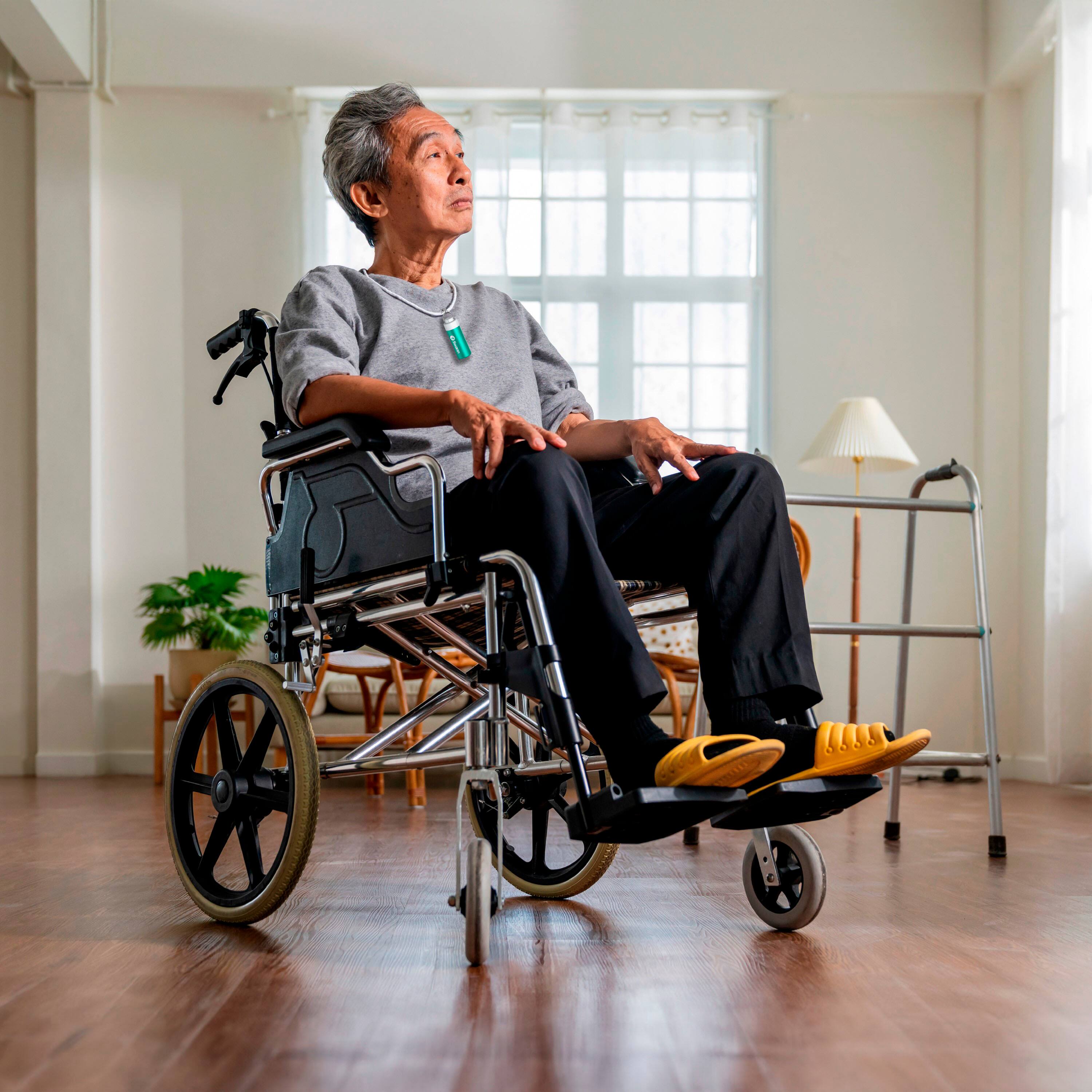 Alt View 12. Swann - ActiveResponse Personal Safety Alarm Keychain with 110dB Emergency Siren - Aqua.