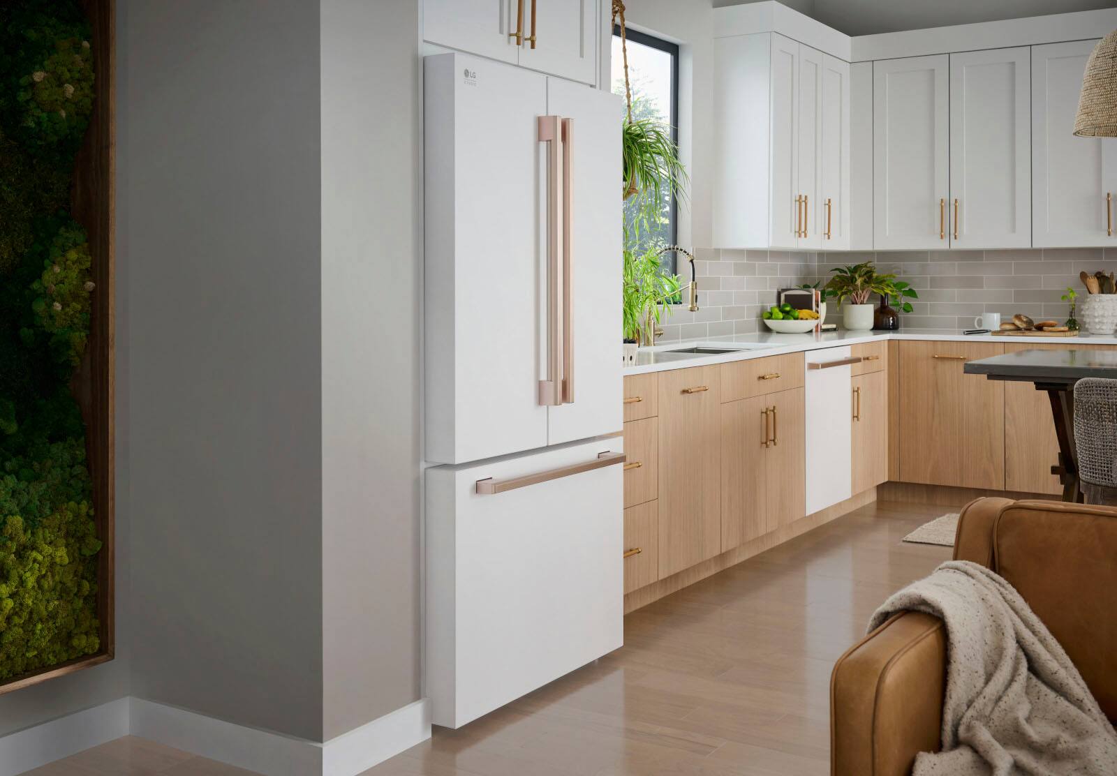 Alt View 20. LG - STUDIO 24" Top Control Smart Built-In Stainless Steel Tub Dishwasher with 3rd Rack, QuadWash Pro, and 40dBA - Essence White.