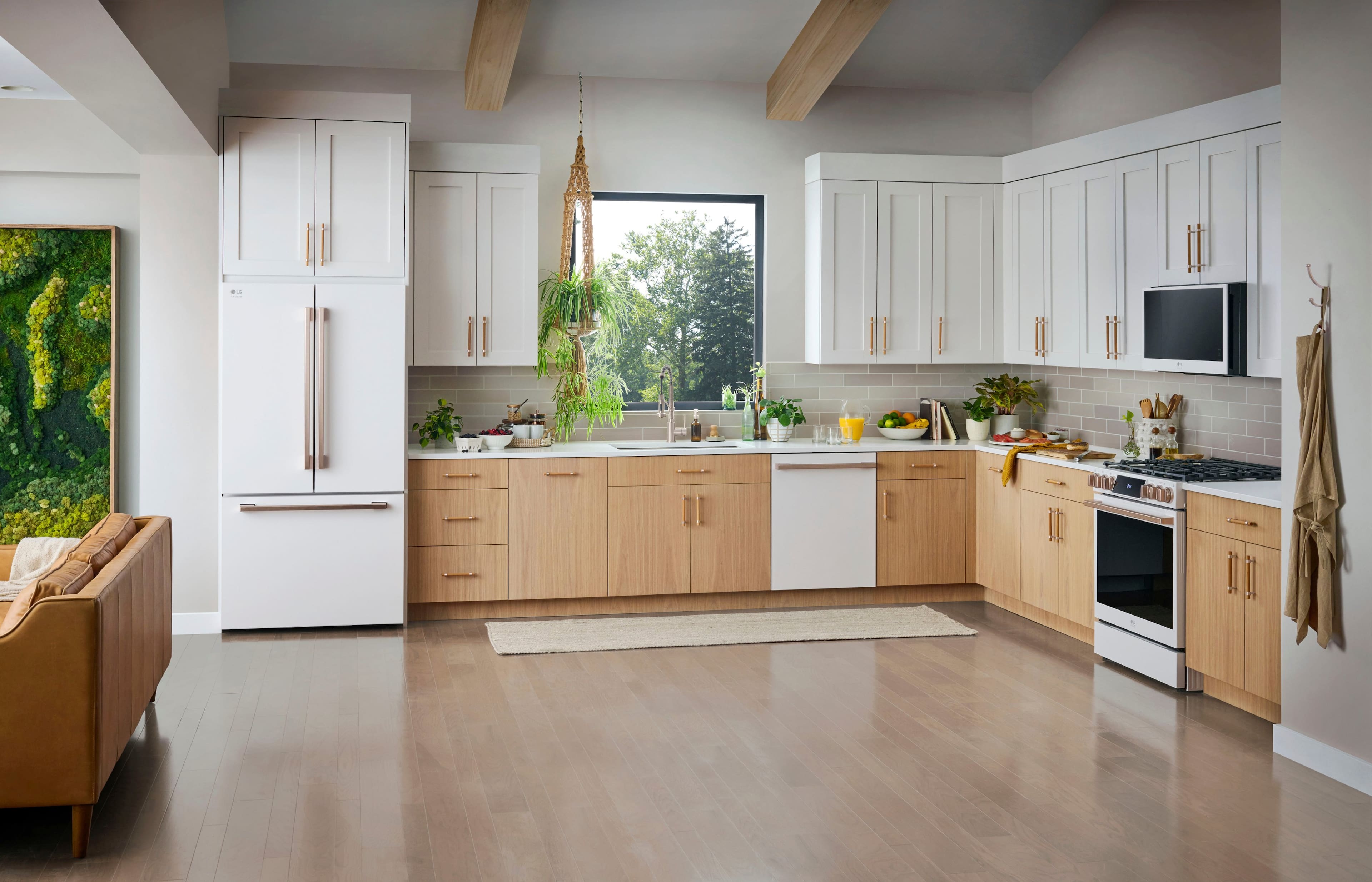 Alt View 29. LG - STUDIO 6.3 Cu. Ft. Slide-In Gas True Convection Range with EasyClean and Sous Vide - Essence White.