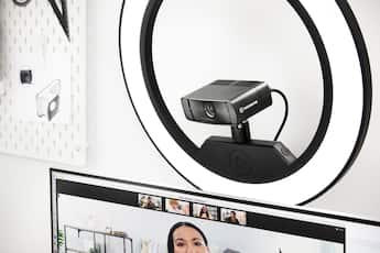 Elgato Facecam Pro, True 4K60 Ultra HD Webcam SONY Starvis Sensor Elgato Facecam Pro, True 4K60 Ultra HD Webcam SONY Starvis Sensor