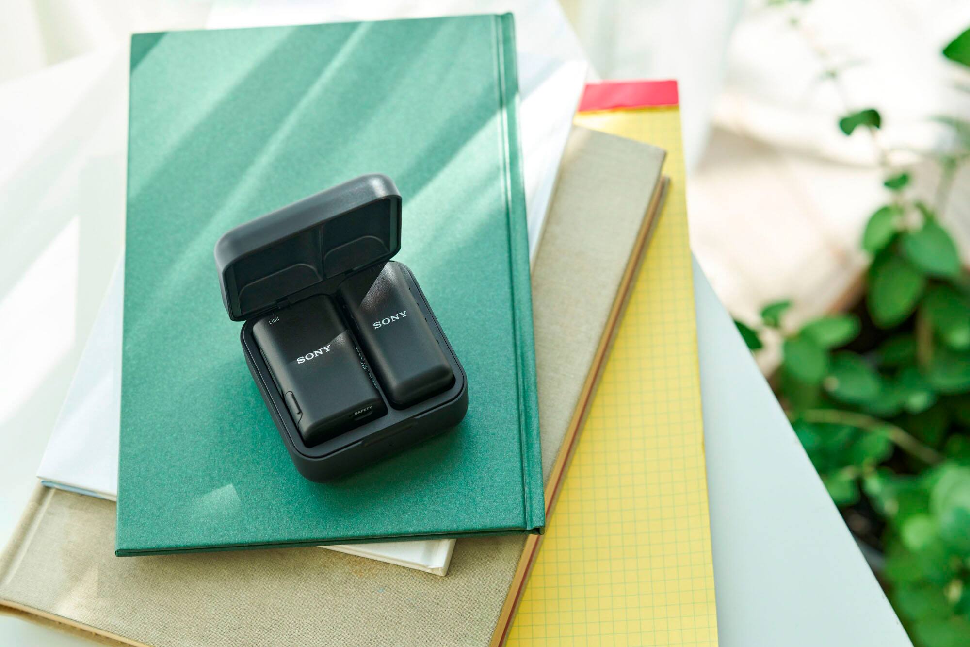 Alt View 20. Sony - Sony ECMW3S Single-channel Wireless Omnidirectional Microphone - Black.