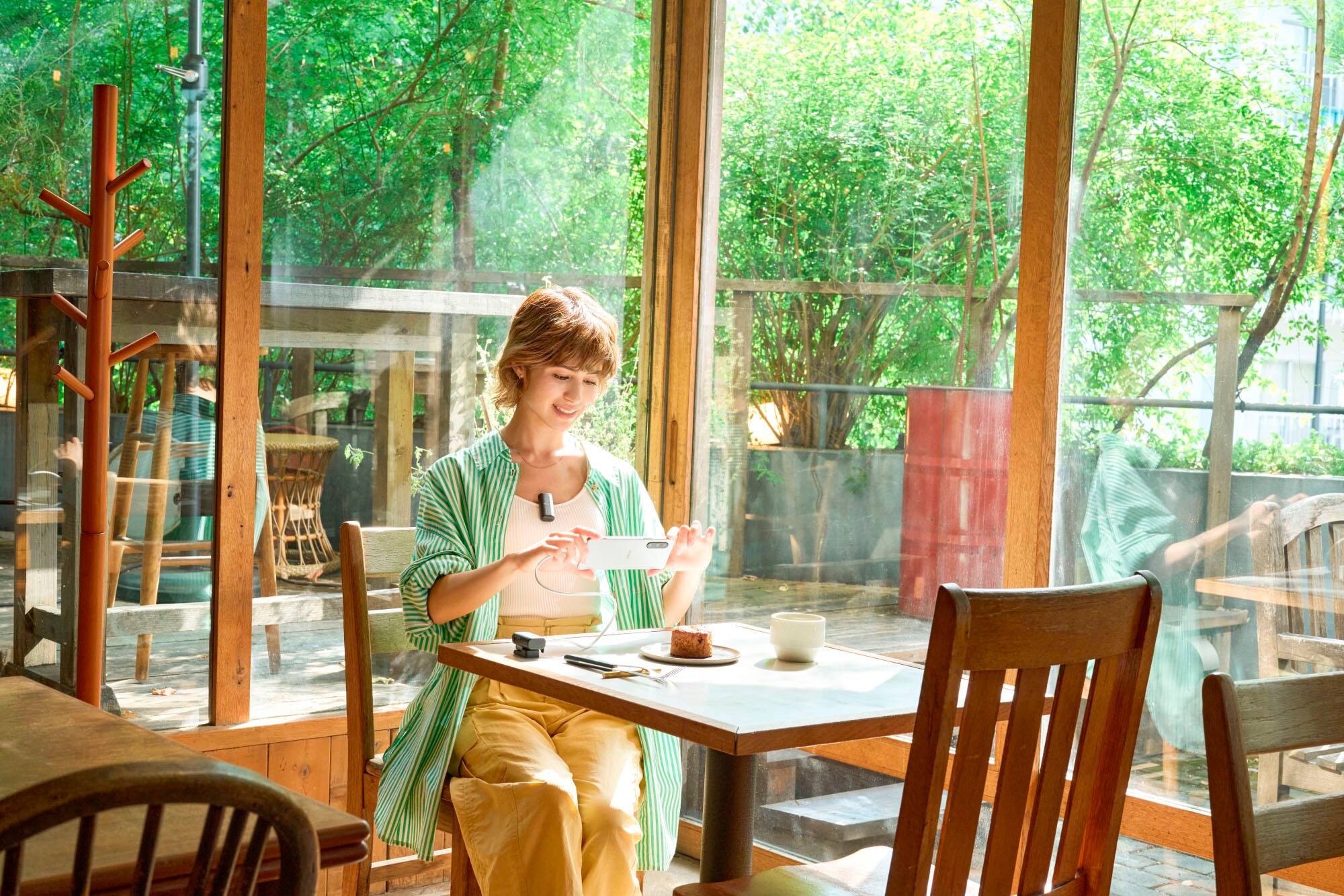 Alt View 24. Sony - Sony ECMW3S Single-channel Wireless Omnidirectional Microphone - Black.