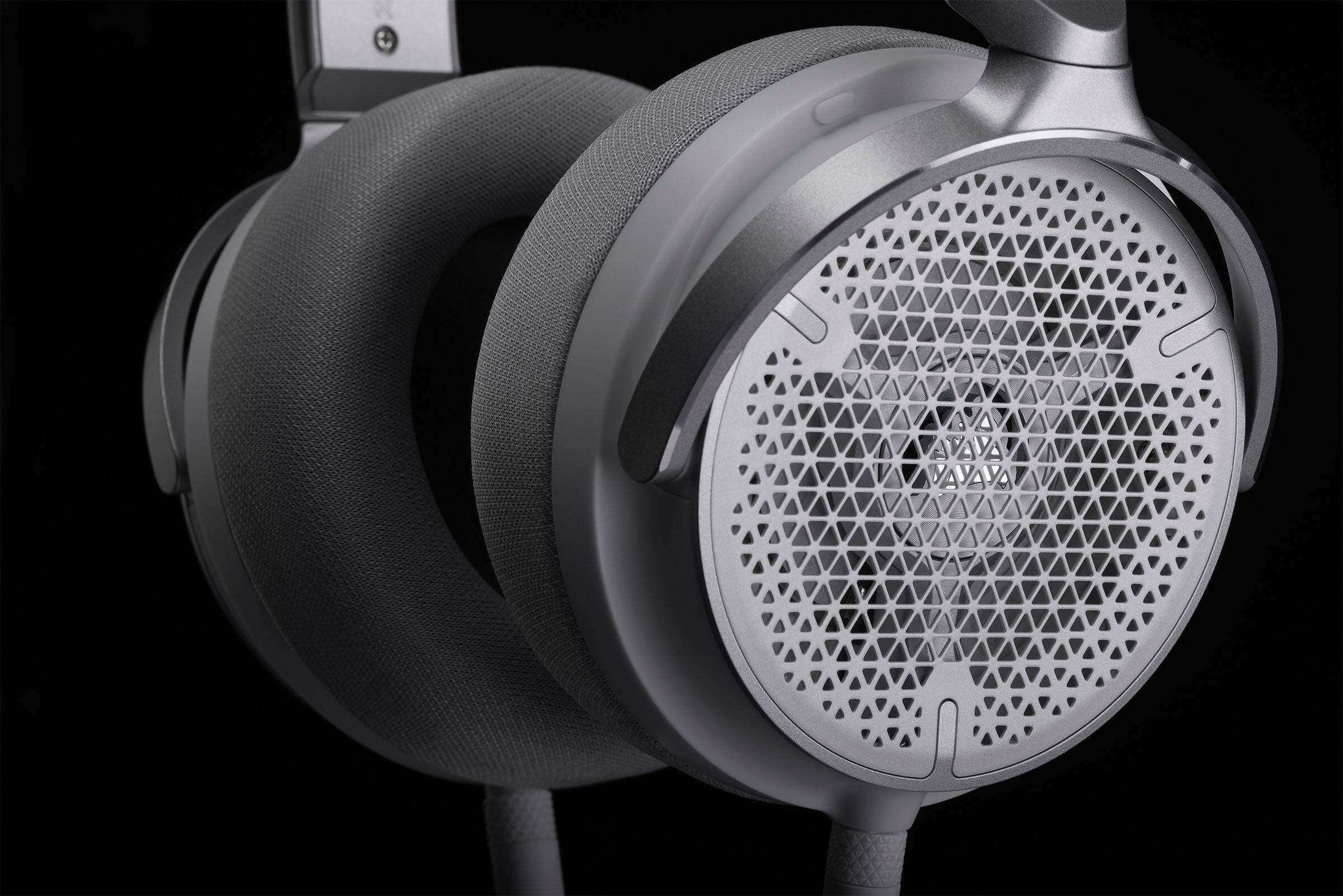 Alt View 19. CORSAIR - VIRTUOSO PRO Wired Open Back Streaming/Gaming Headset - White.