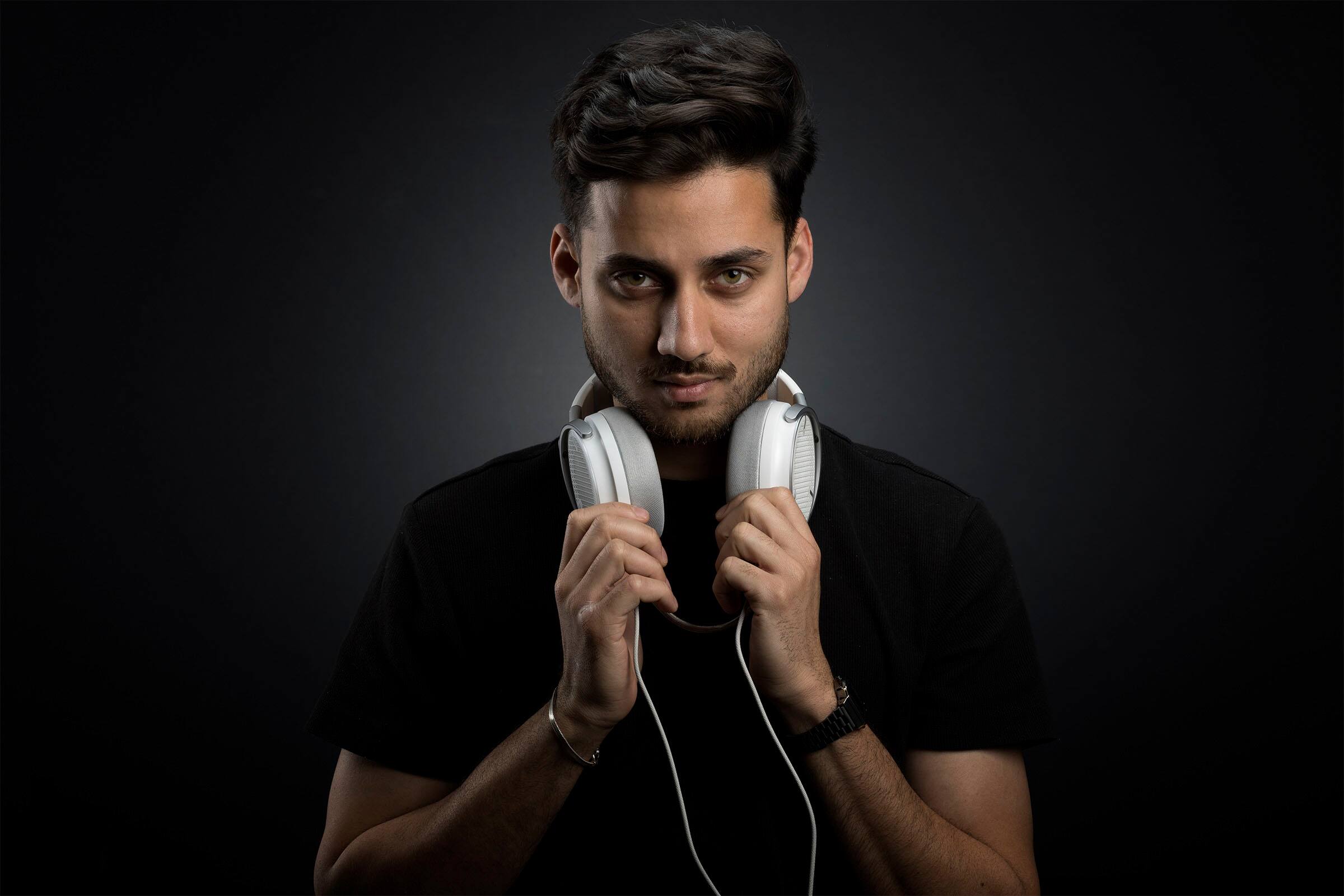 Alt View 21. CORSAIR - VIRTUOSO PRO Wired Open Back Streaming/Gaming Headset - White.