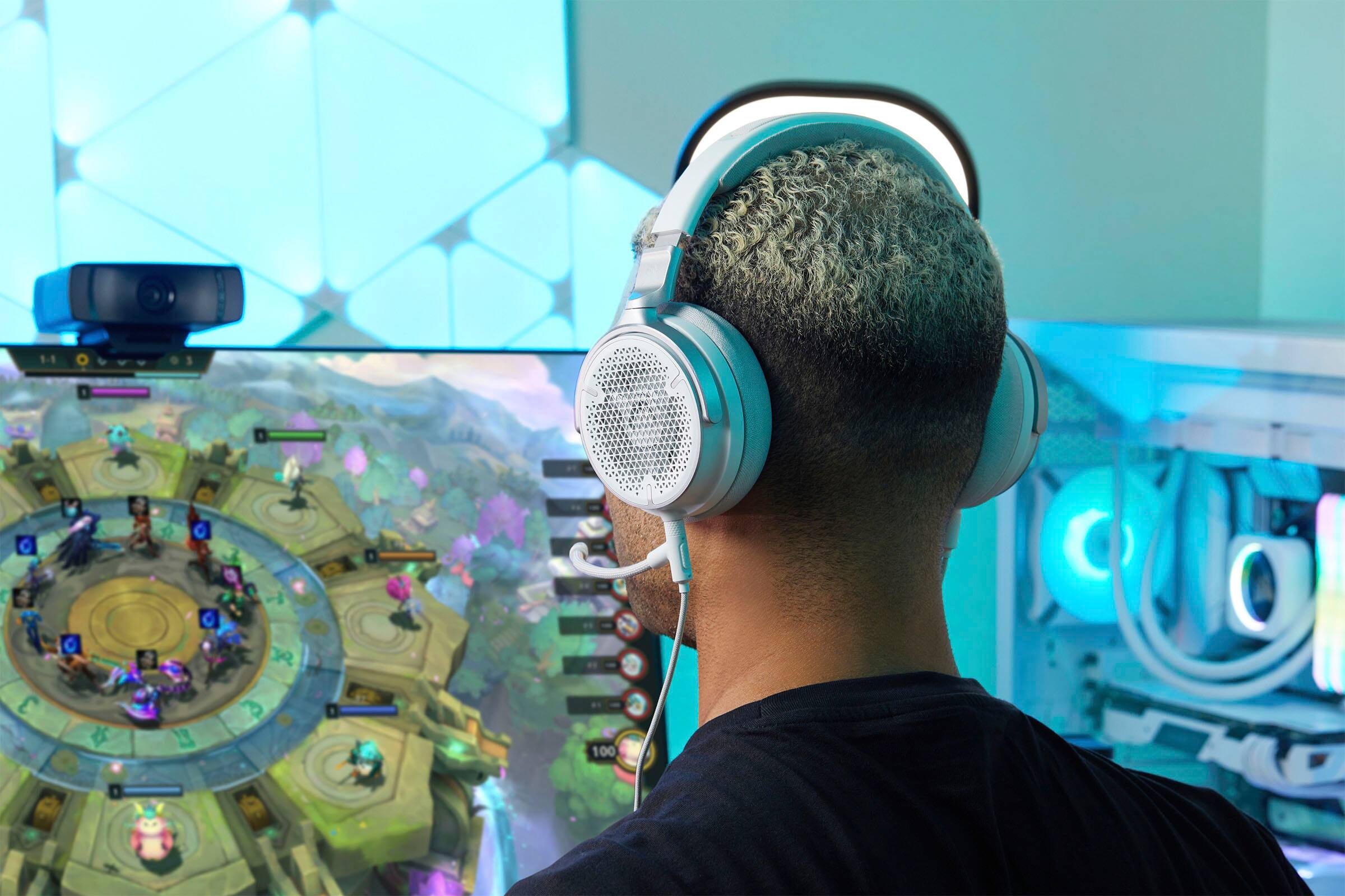 Alt View 26. CORSAIR - VIRTUOSO PRO Wired Open Back Streaming/Gaming Headset - White.