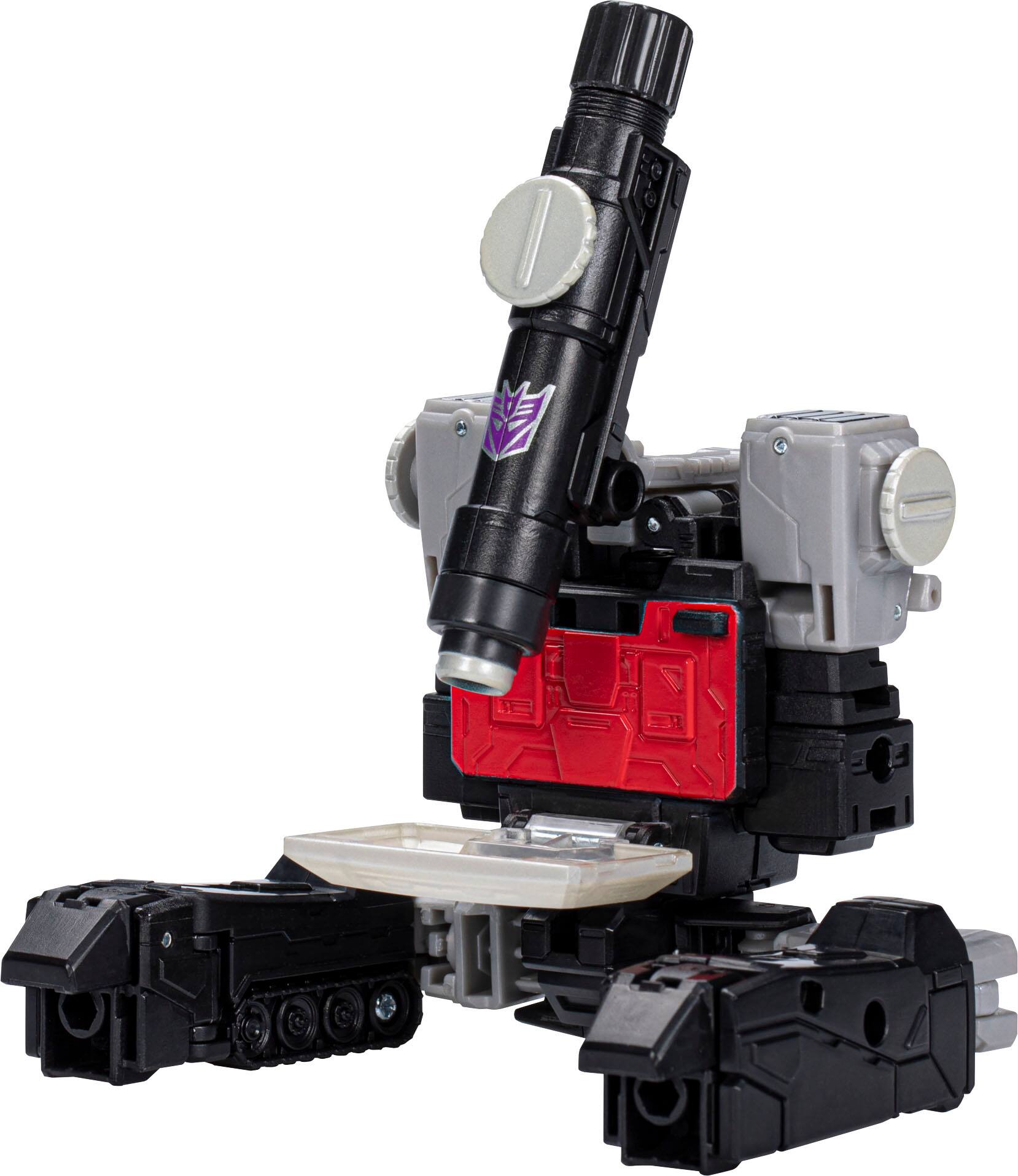 Left. Transformers - Generations Selects Deluxe Magnificus.