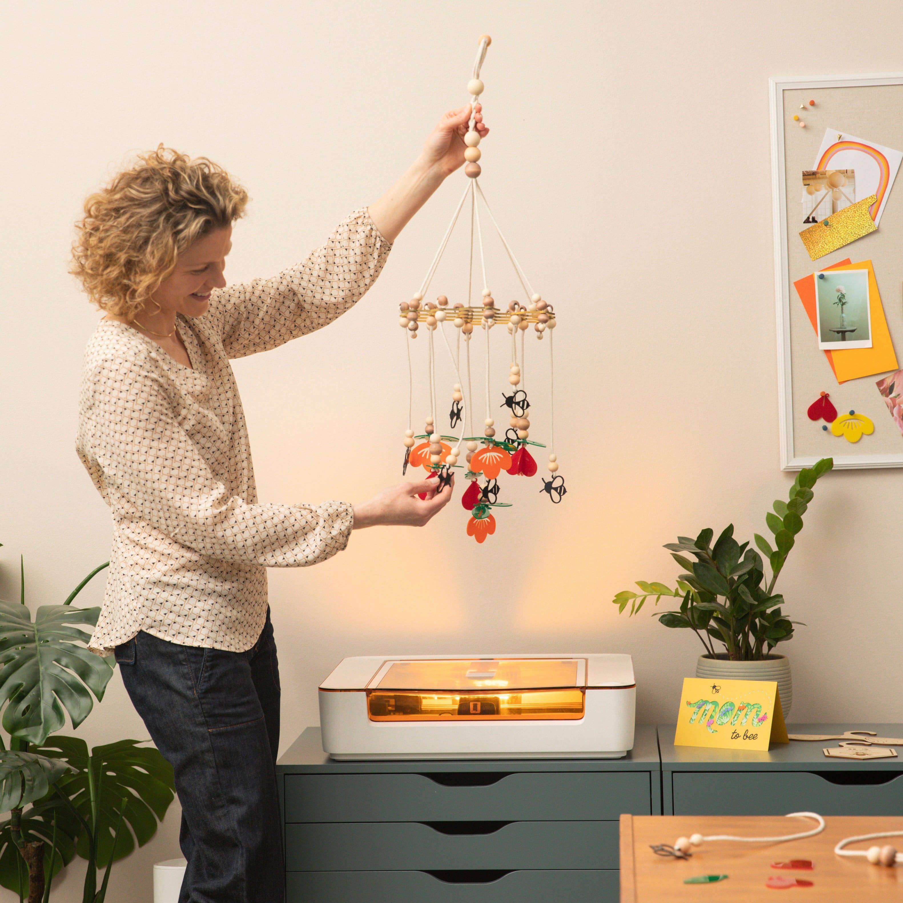 Alt View 17. Glowforge - Aura Laser 3D Printer - White.